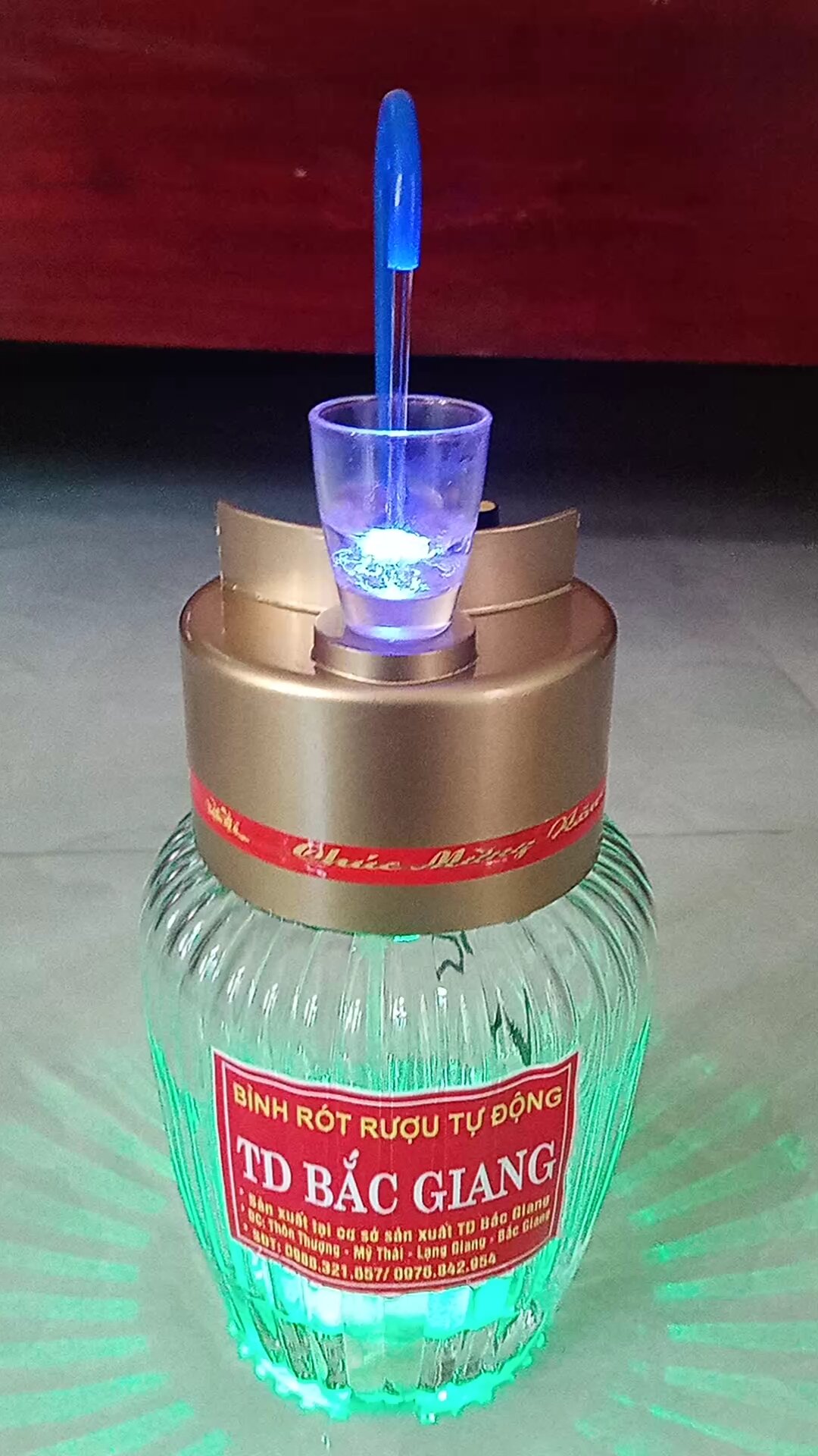 Máy rót rượu tự động