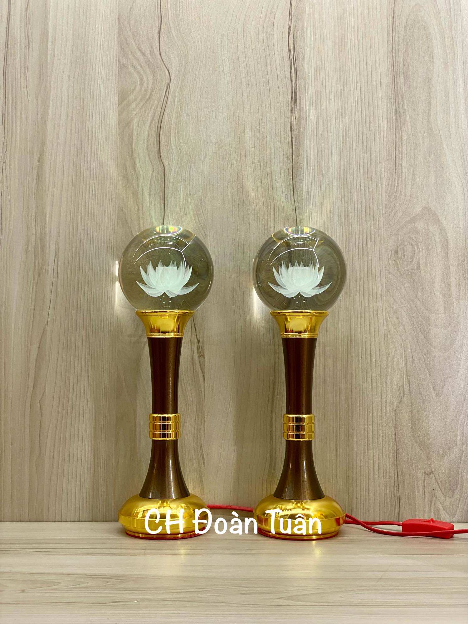 Một cặp đèn thờ cầu sen pha lê trụ đồng - đèn thờ quả cầu sen pha lê - đèn trang trí bàn thờ