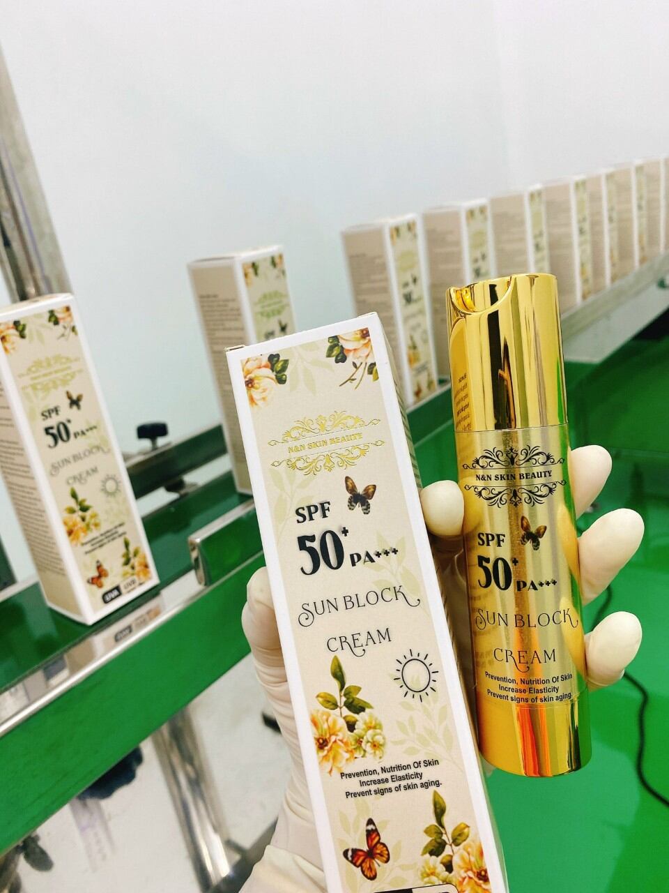 KEM CHỐNG NẮNG Ủ TRẮNG COLLAGEN