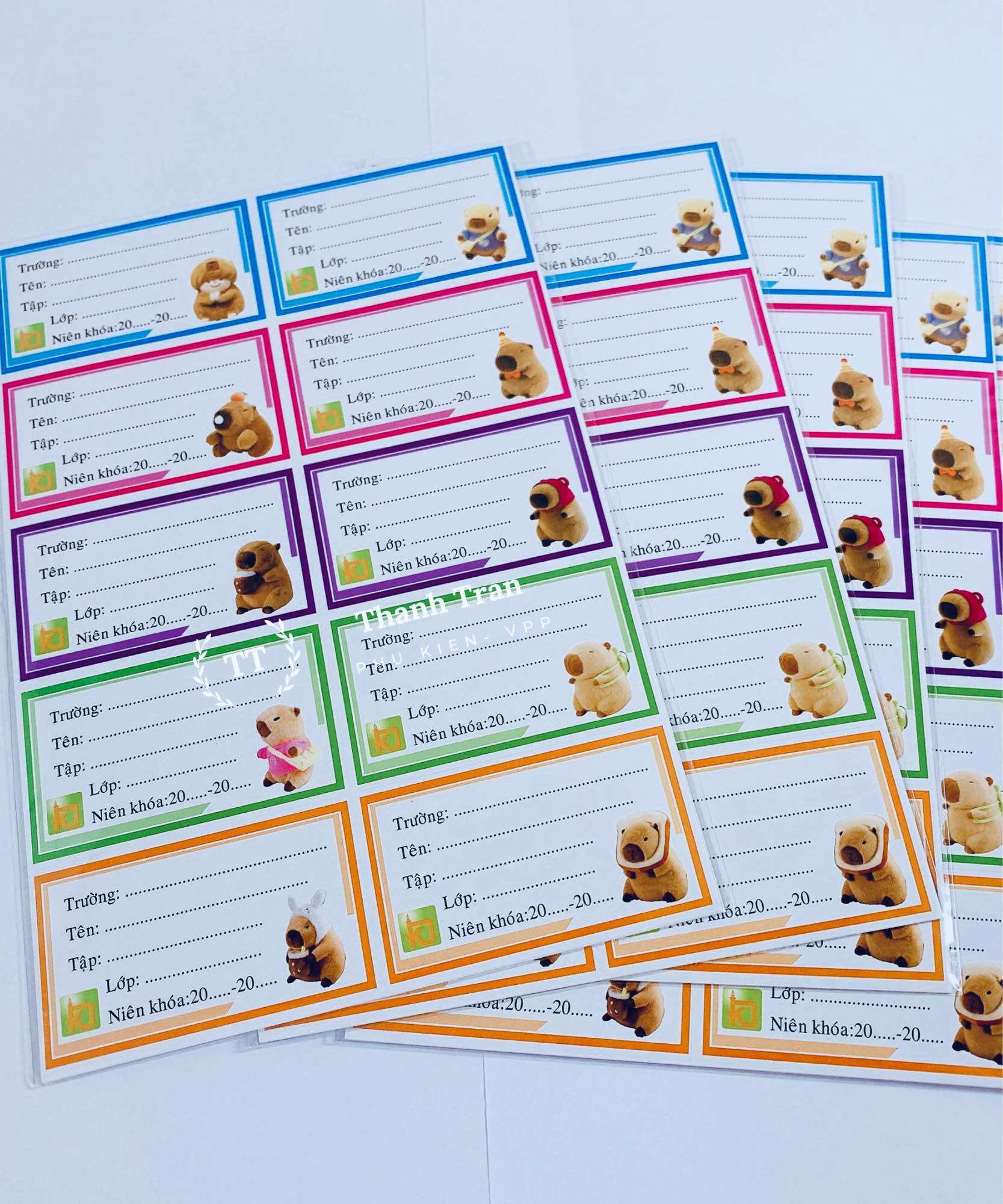 Combo 20 cái nhãn vở Capy Bara có keo dán