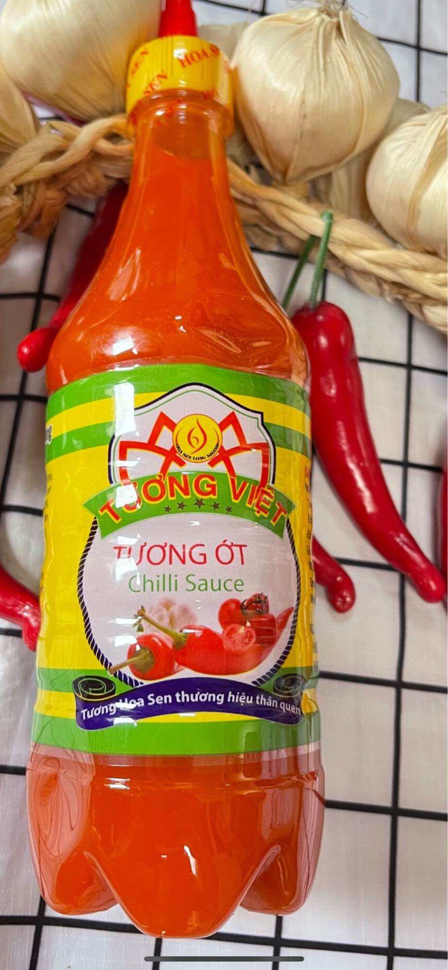 TƯƠNG ỚT TƯƠNG VIỆT HOA SEN 700ML. 