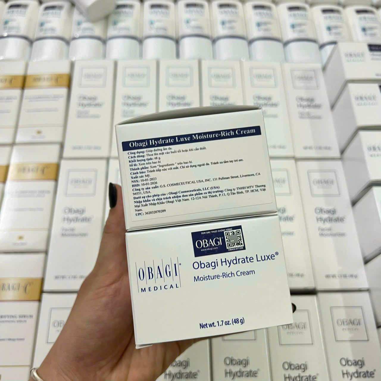 Kem dưỡng ẩm Hydrate Luxe Moisture-Rich Cream