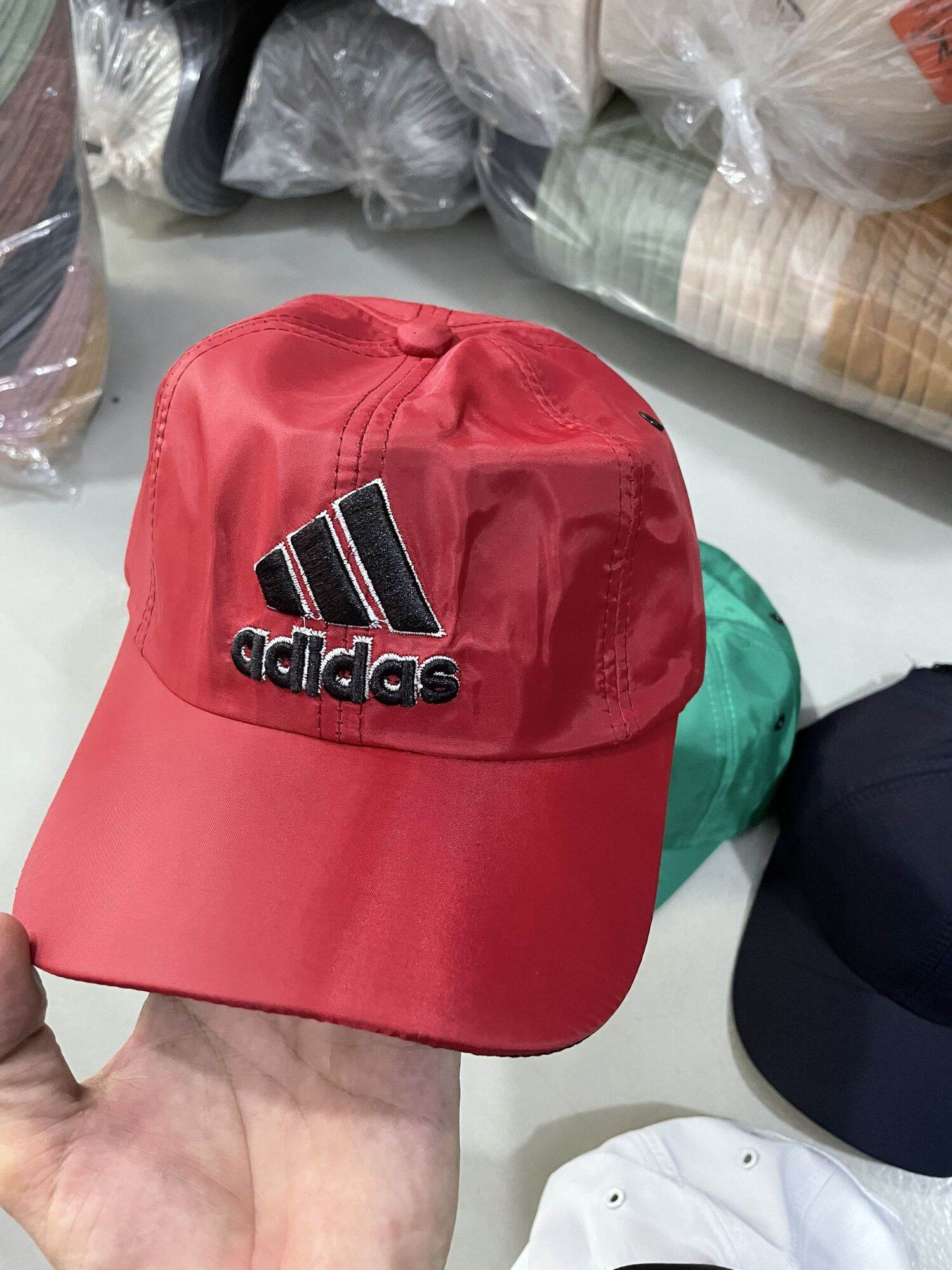 Nón/Mũ lưỡi trai chất liệu Dù thêu Adidas