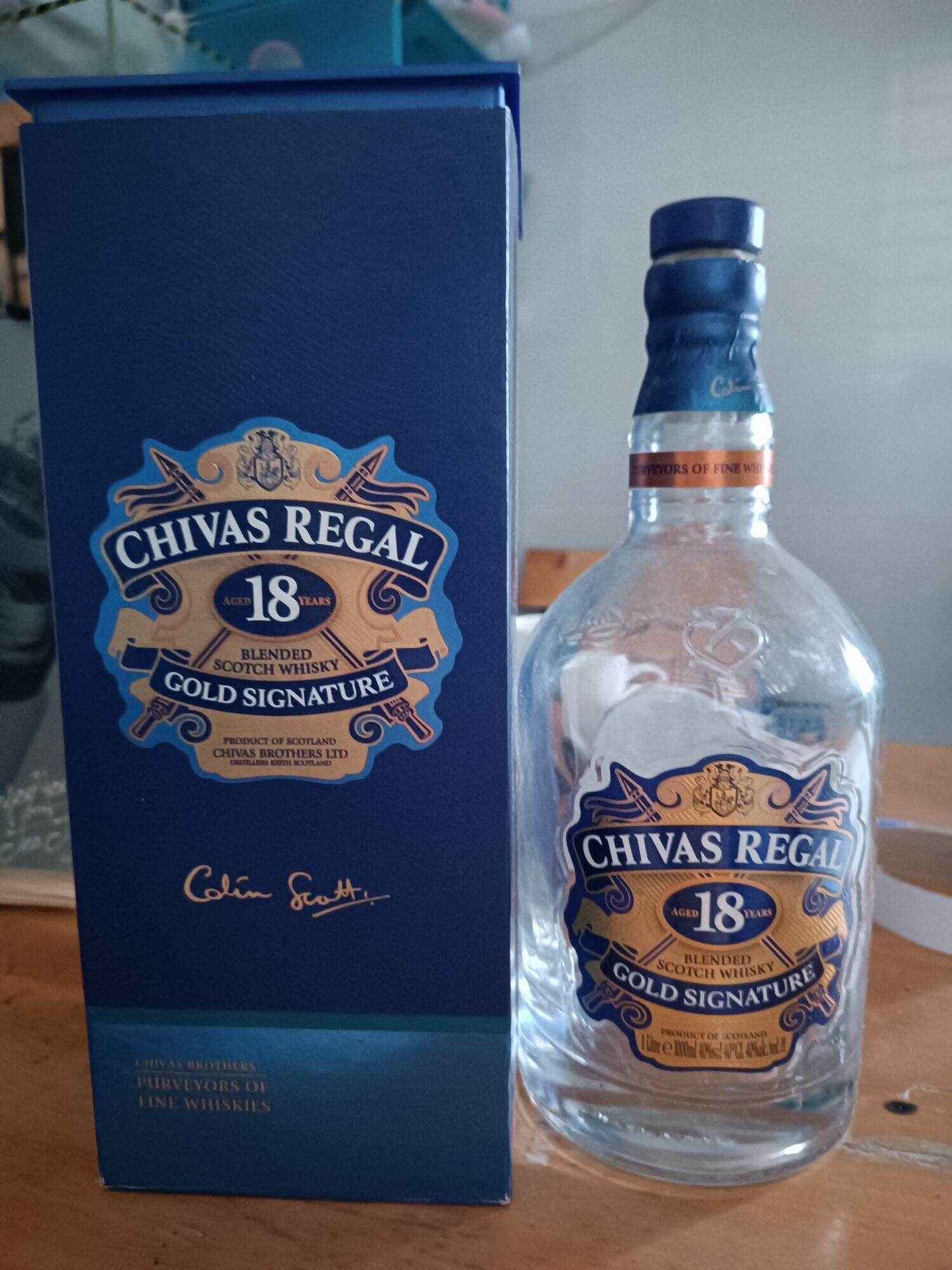 Vỏ chai chivas 18