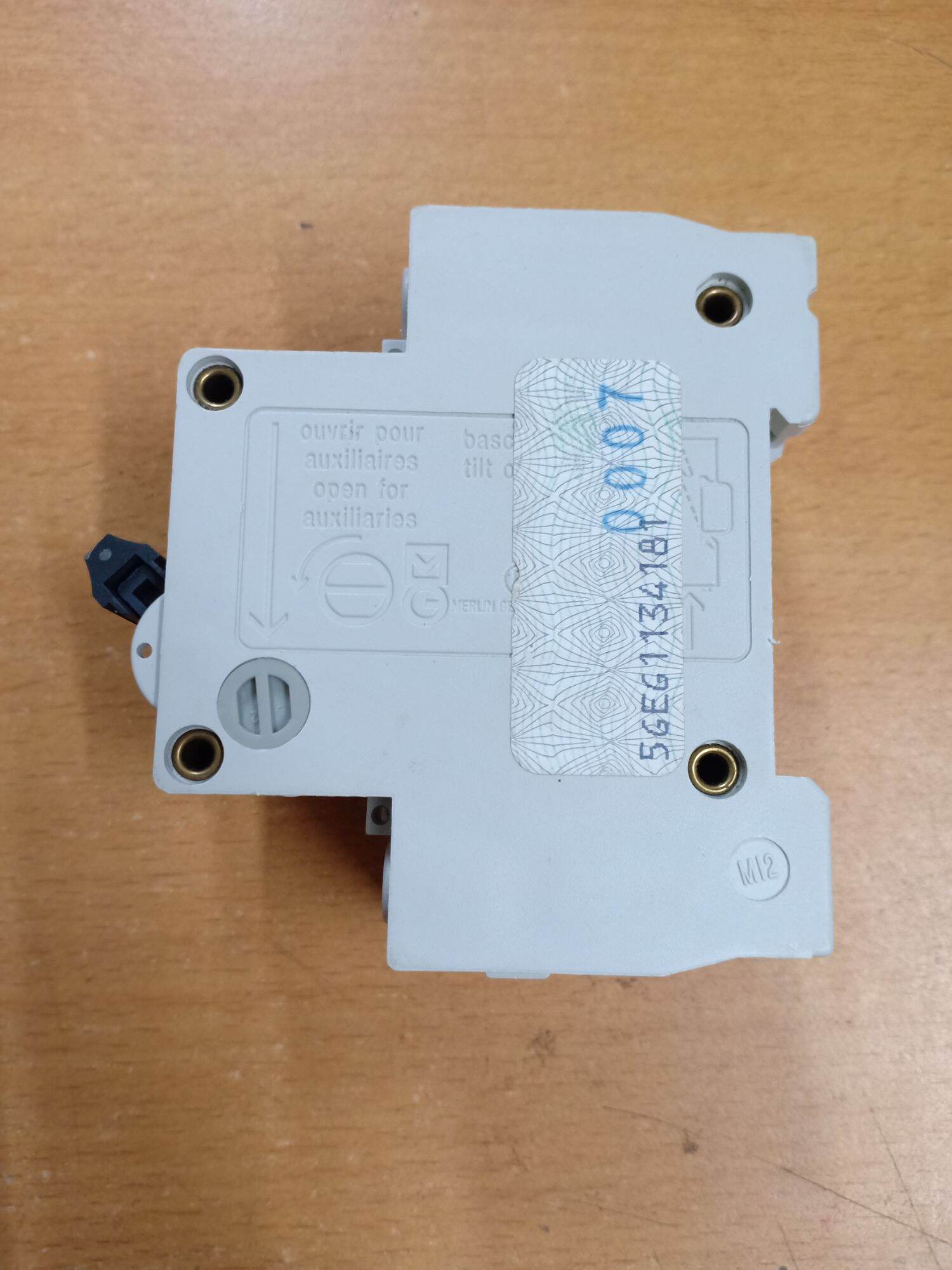 Át-attomat chống chập,quá tải 2 pha 50A Schneider-multi9