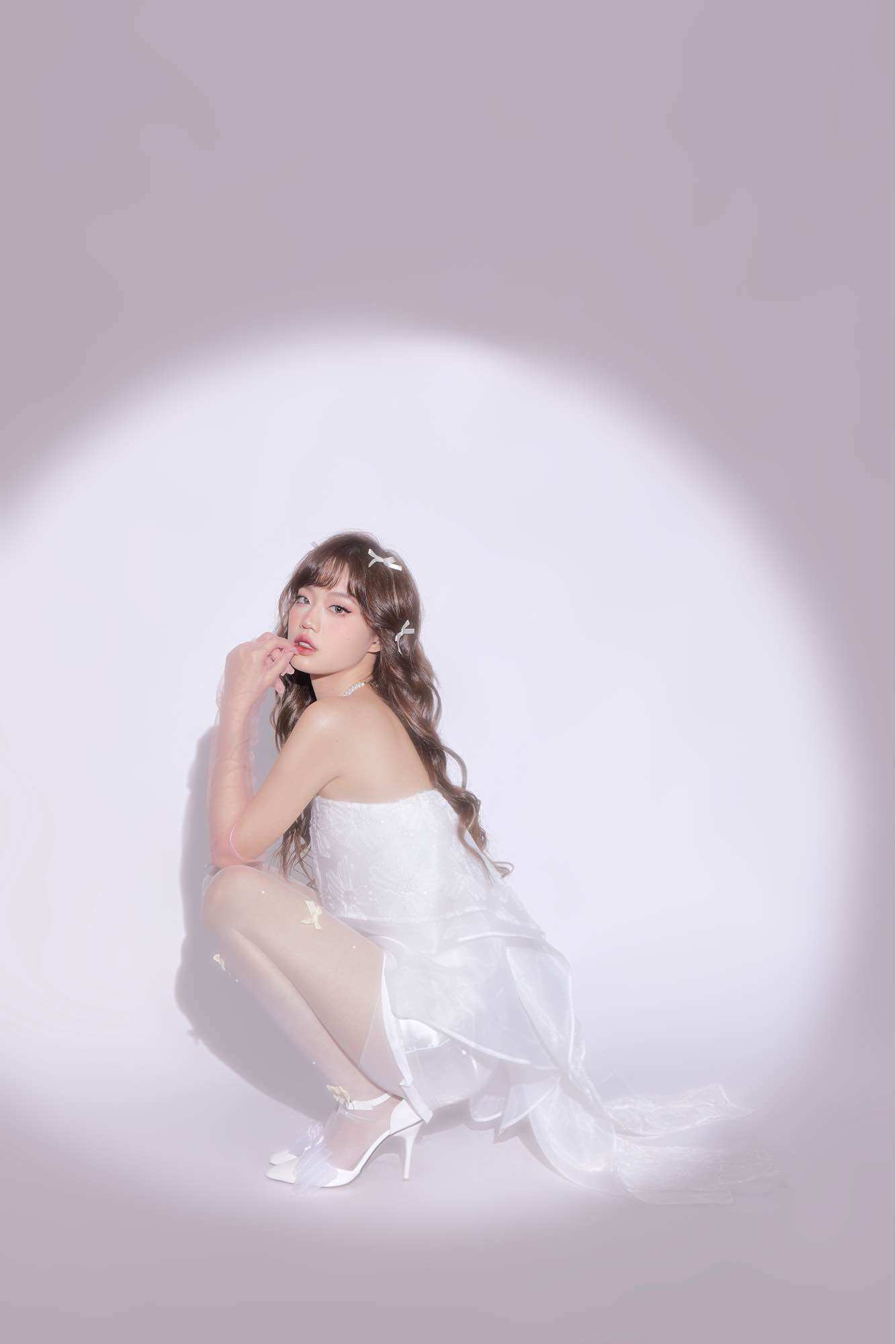 SODA POP - Bewitched Set - Set áo cúp ngực kèm váy trắng