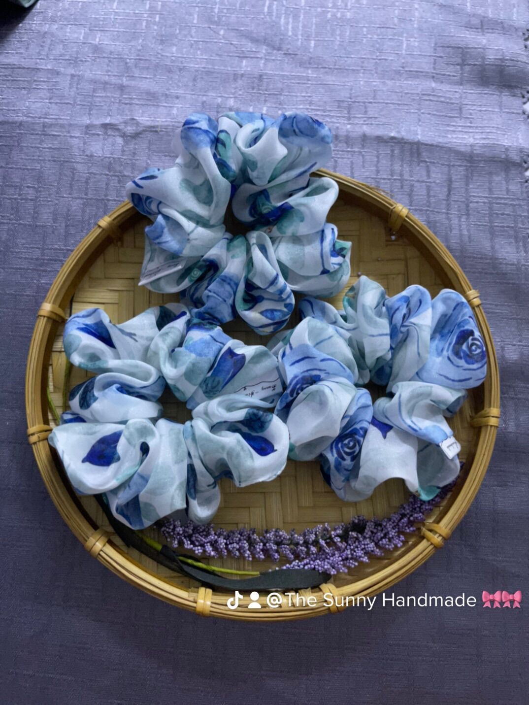 Scrunchies- đồ cột tóc chất tơ ánh hoa Hồng xanh