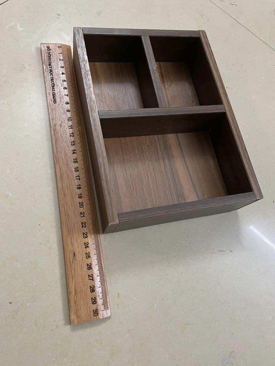 Khay đựng phấn, đựng giẻ lau ( 3 ngăn)