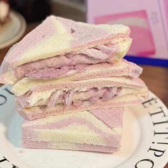 BÁNH SANWICH NHÂN PHÔ MAI KHOAI MÔN