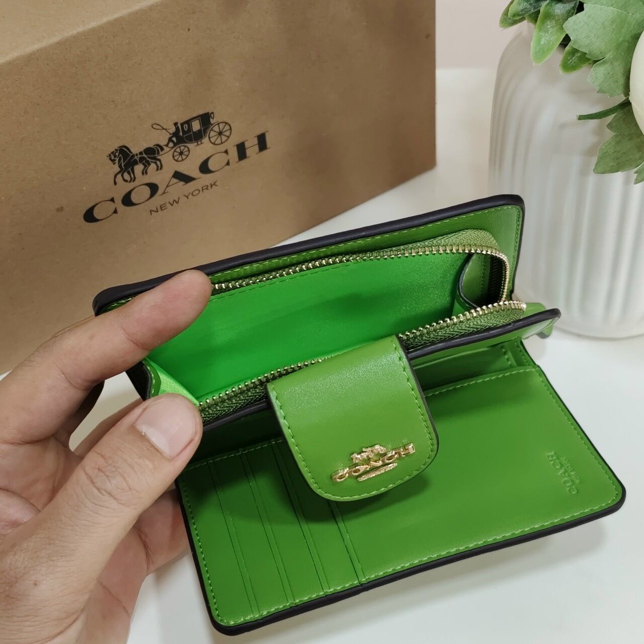 Ví C0ach Medium Corner Zip Wallet With Mini Vintage Rose Print C9934 siêu cưng
