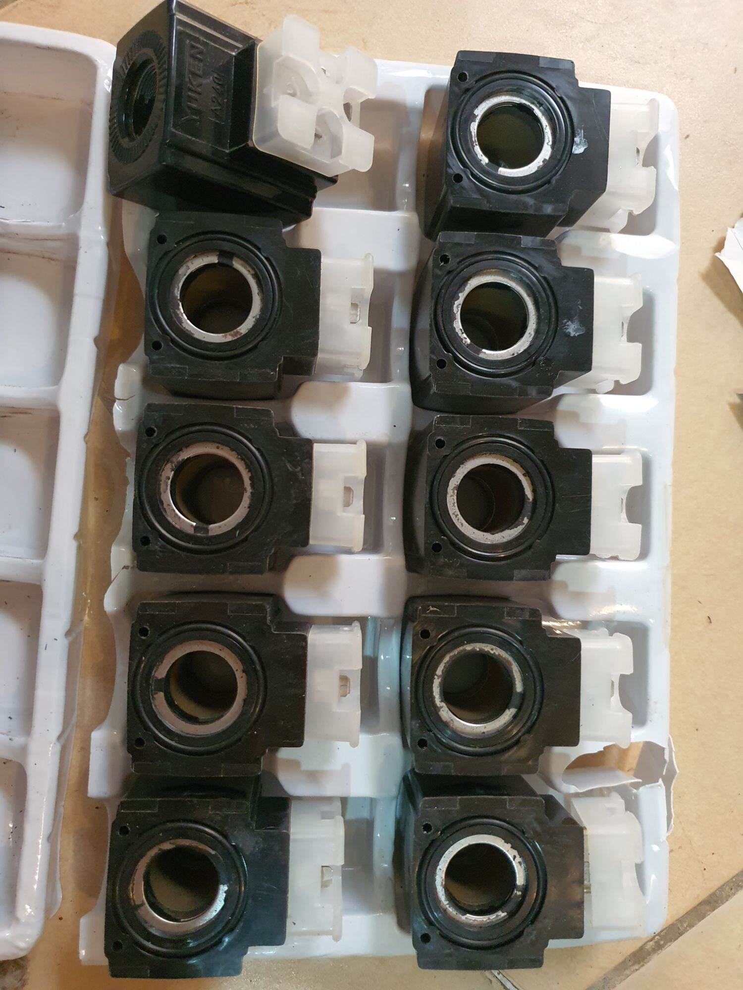 Cuộn coil van điện từ Yuken