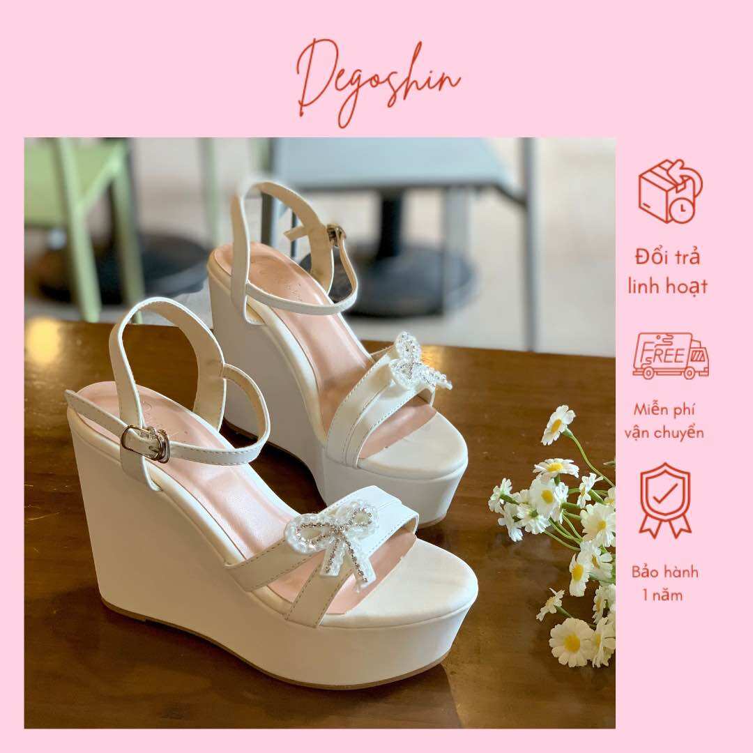 Giày sandal nữ, giày cưới đế xuồng 12cm đính nơ cườm thiết kế bởi Degoshin