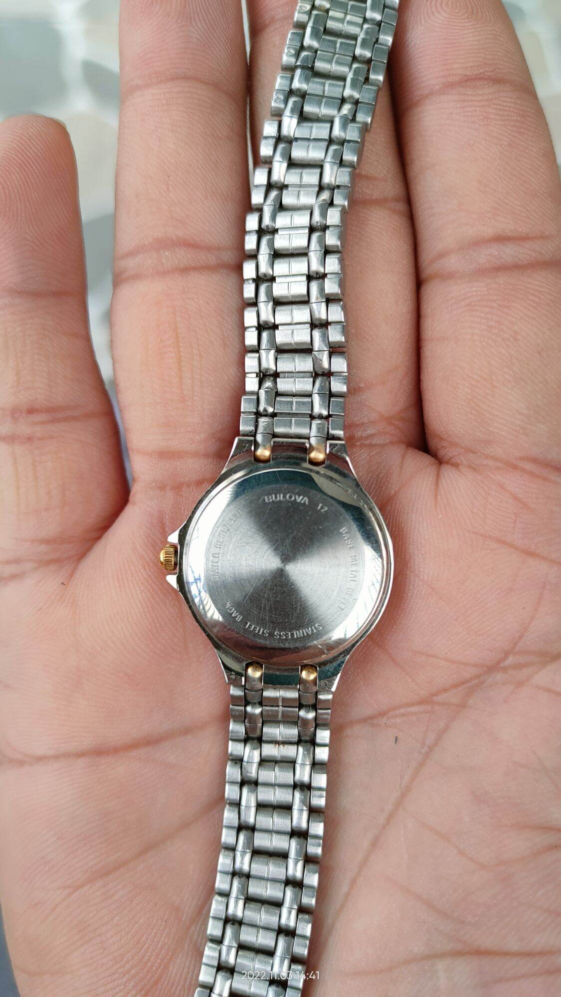 Đồng hồ hiệu Caravelle Nhật
