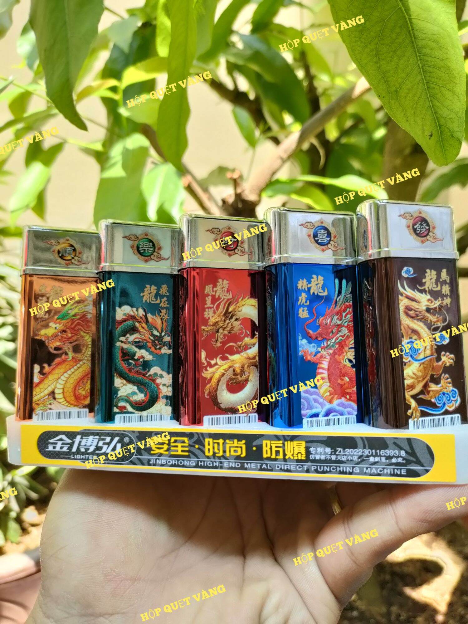 Hột quẹt, bật lửa tia xanh vỏ kim loại phối nhựa, in hình Rồng đủ màu