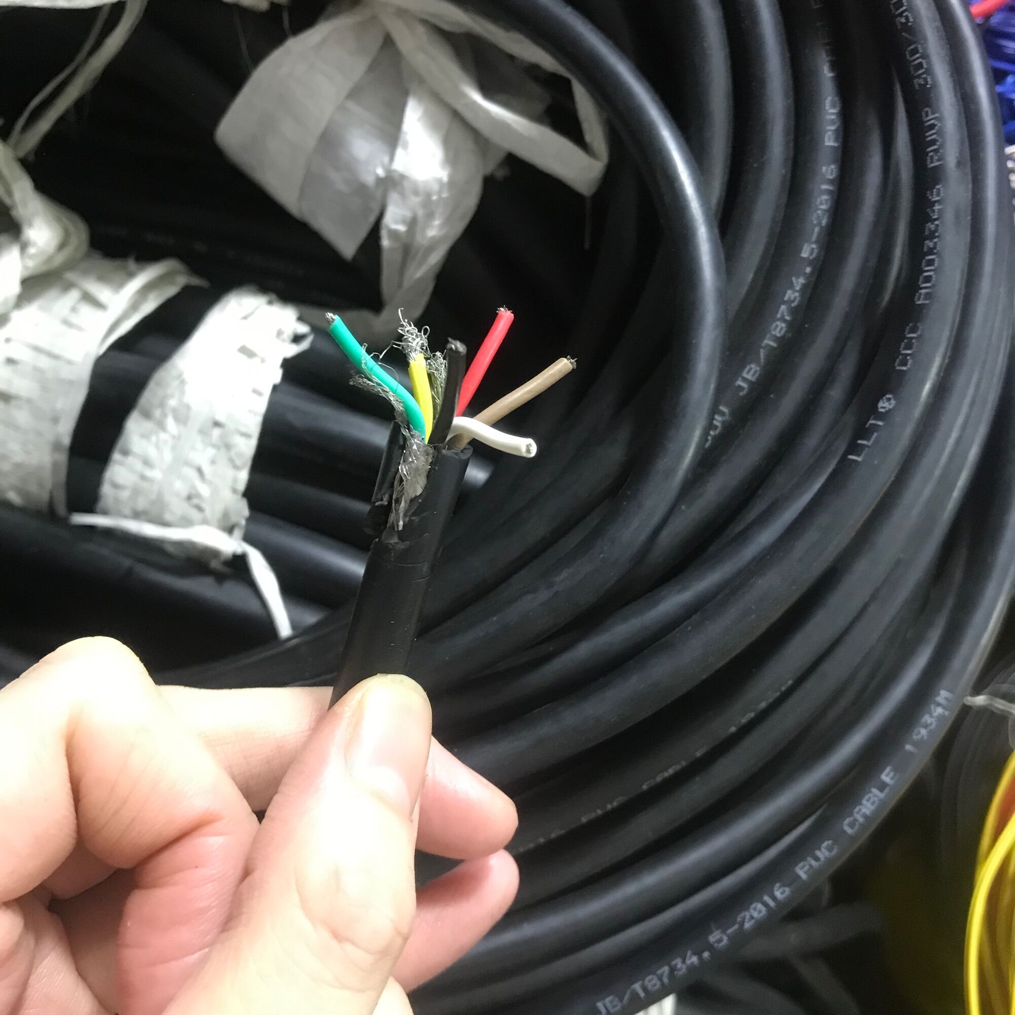 [5 mét] Dây điện tín hiệu 4 lõi 4x0.5mm2 ( 4x20awg) chống nhiễu - LAKISAN