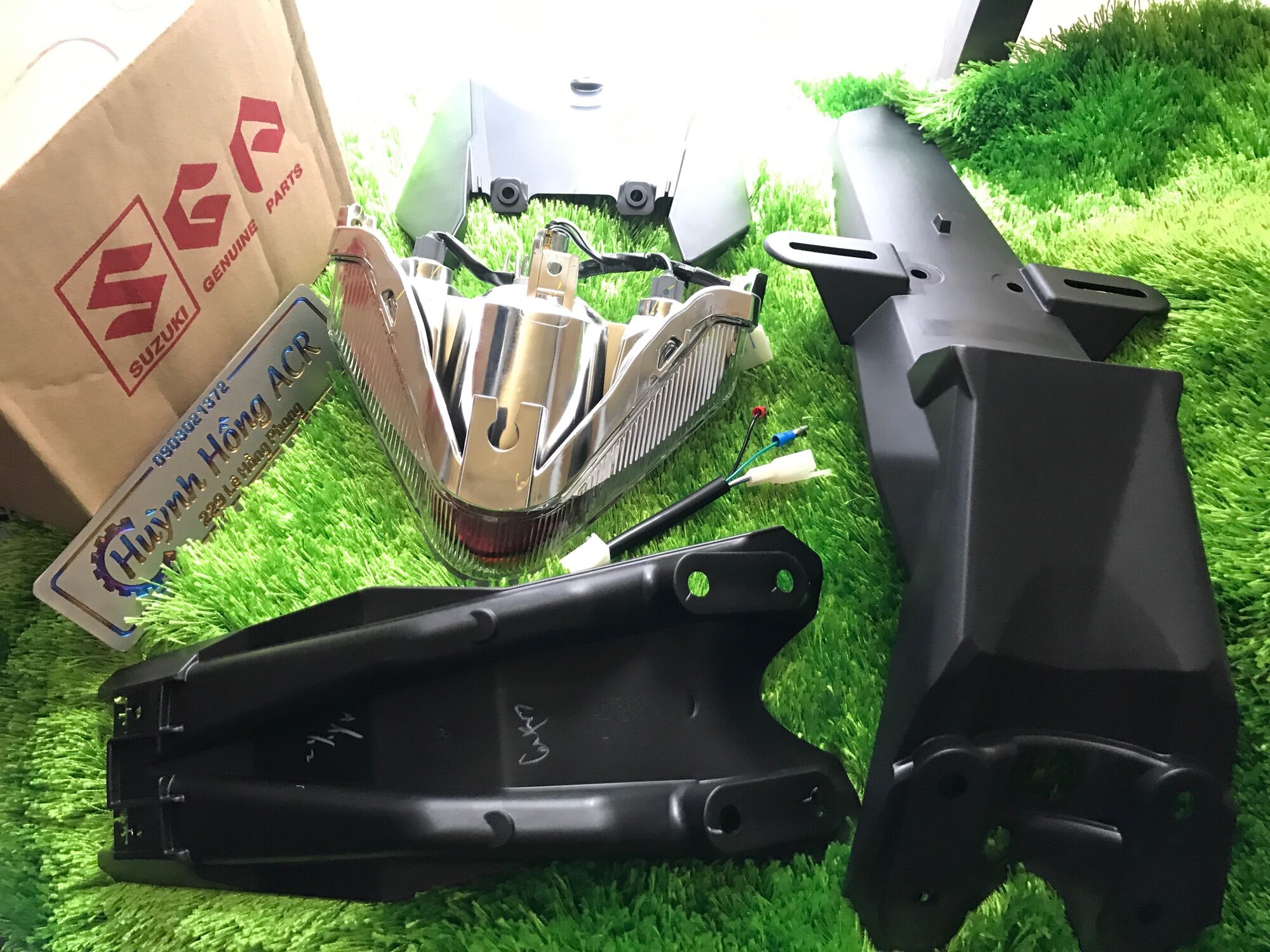 Compo dè sau 3món và đèn lái sau / Satria fi ( Tặng kèm giắc chuyển từ Raider lên Satria)