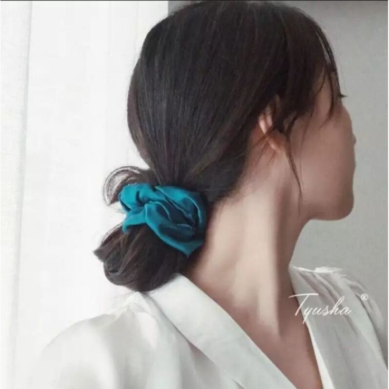 Scrunchies phi bóng cột tóc vải lụa satin sang chảnh