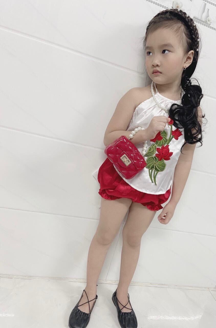 YẾM ĐÀO THÊU HOA CHO BÉ GÁI (KO MẤN)