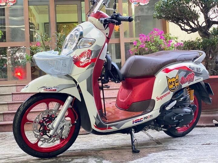 Rổ scoopy honda có nắp
