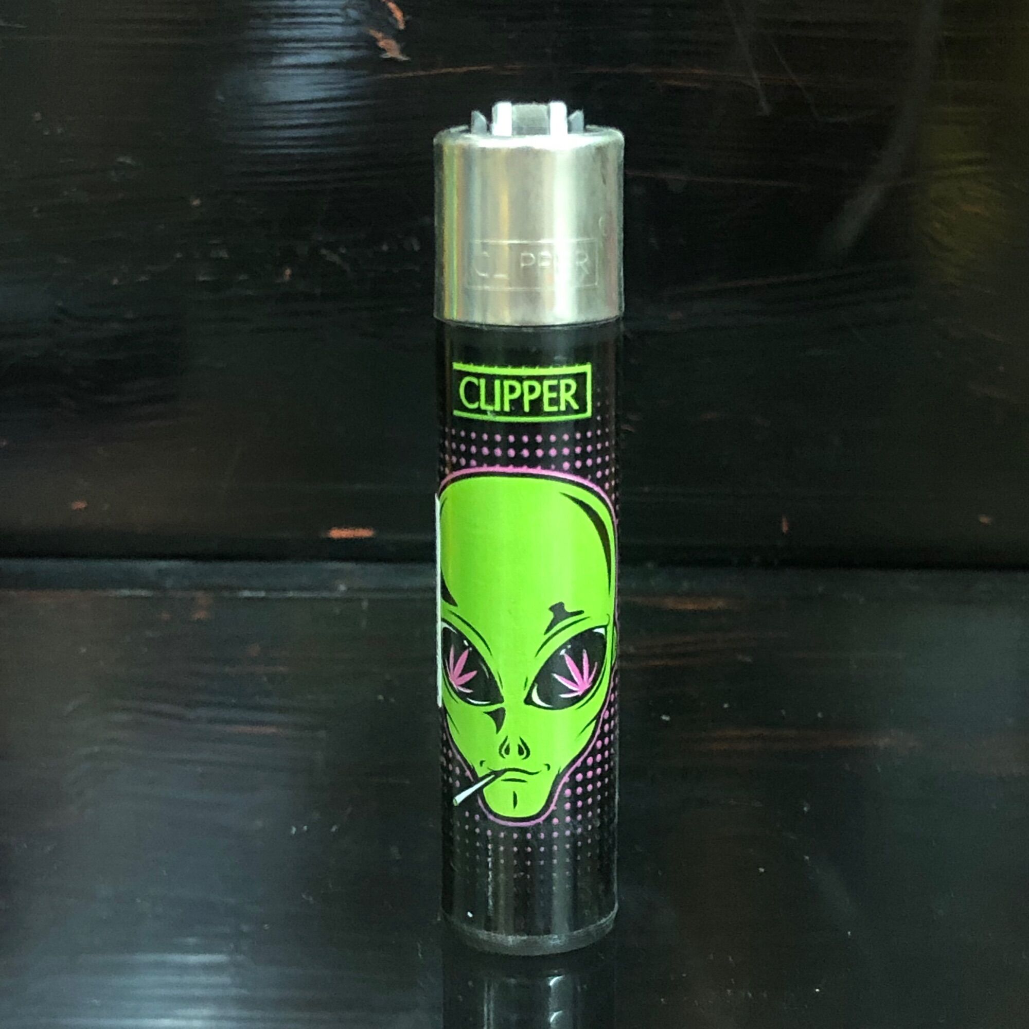 Bật lửa Clipper lá Phong , Quẹt hình trụ Clipper siêu bền mẫu Chất .