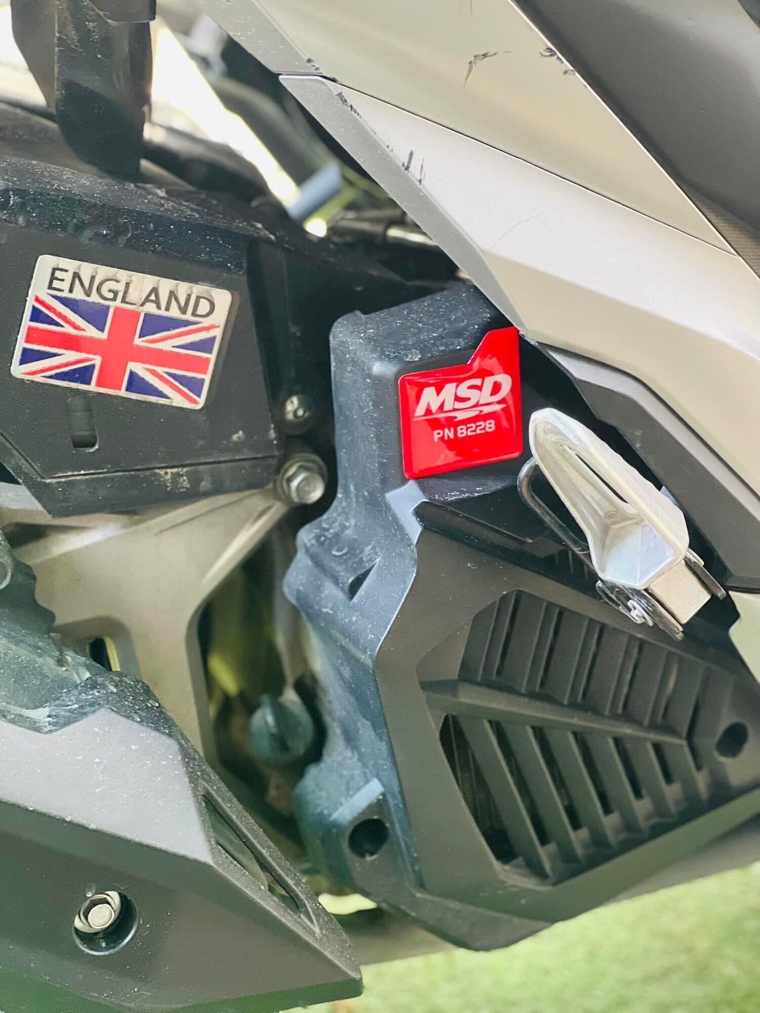 Tem Decal MSD Mobin Sườn Keo Chữ Nổi