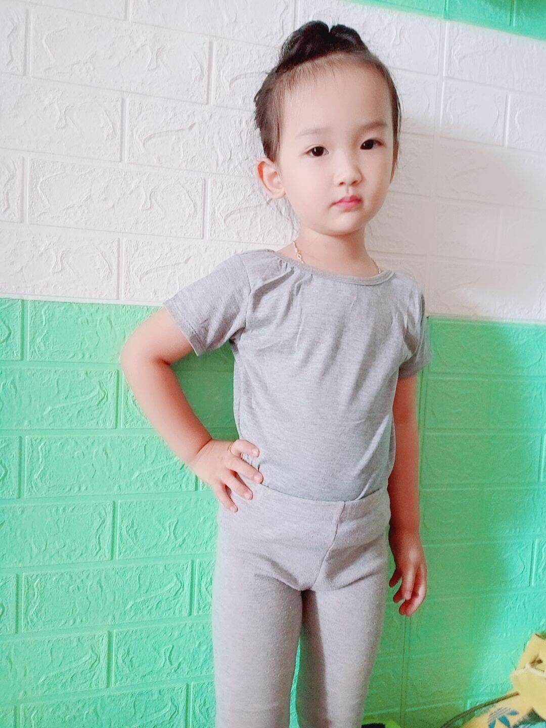 Áo thun nơ lưng bé gái