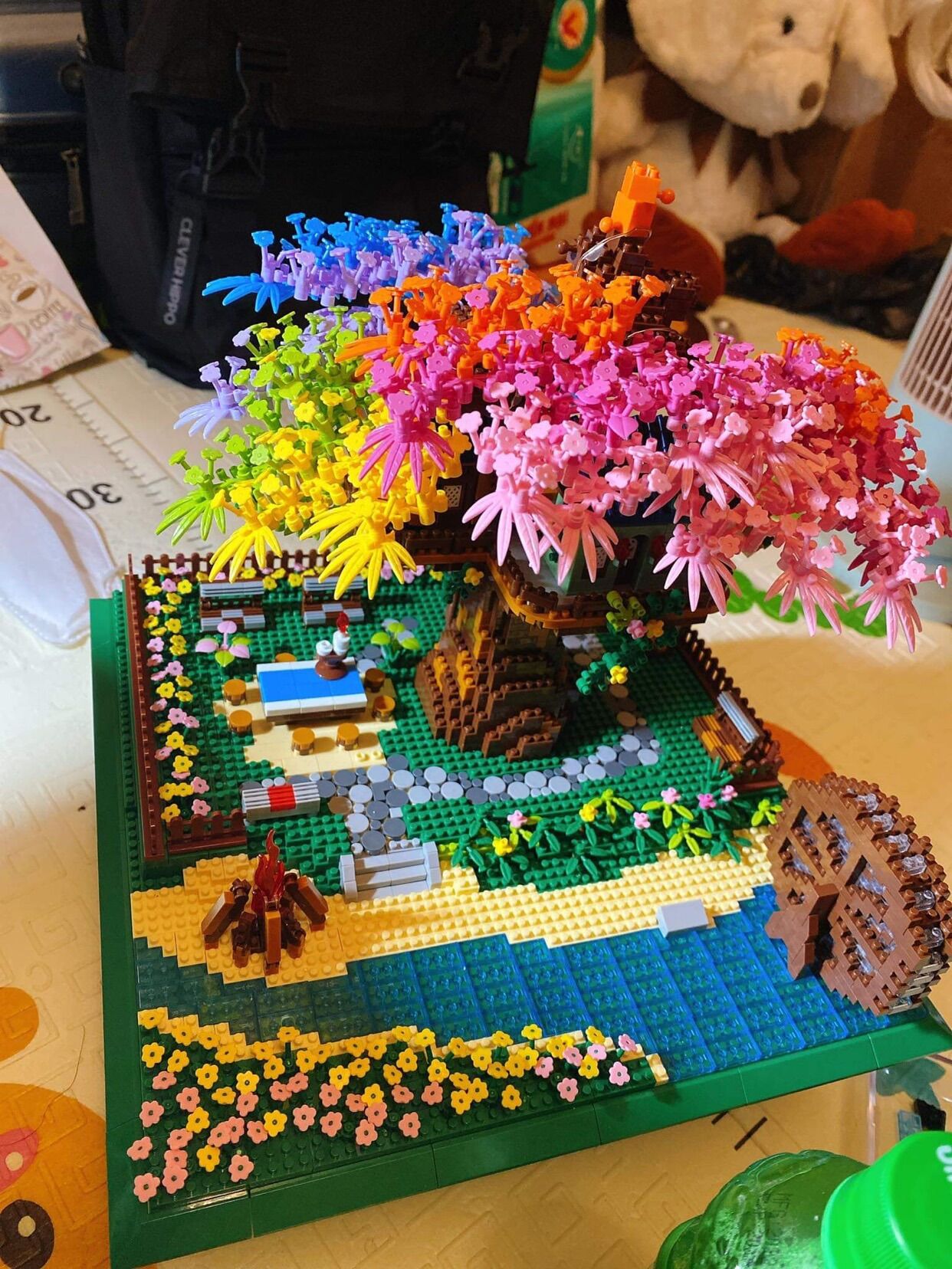 Mô hình Lego Nhà Cây 7 màu