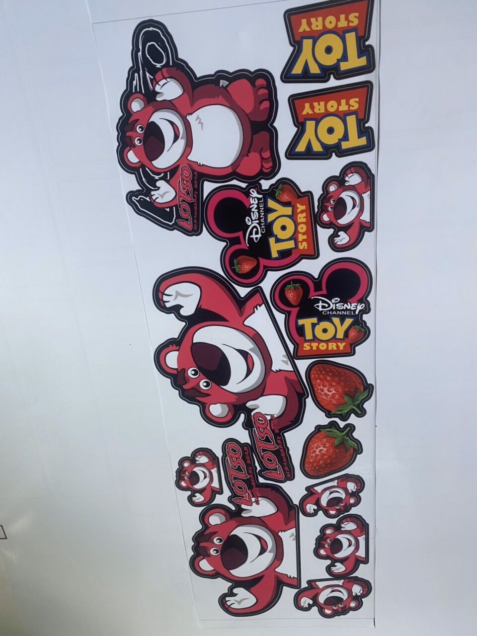 Tem logo Decal gấu Hồng dễ thương Lotso