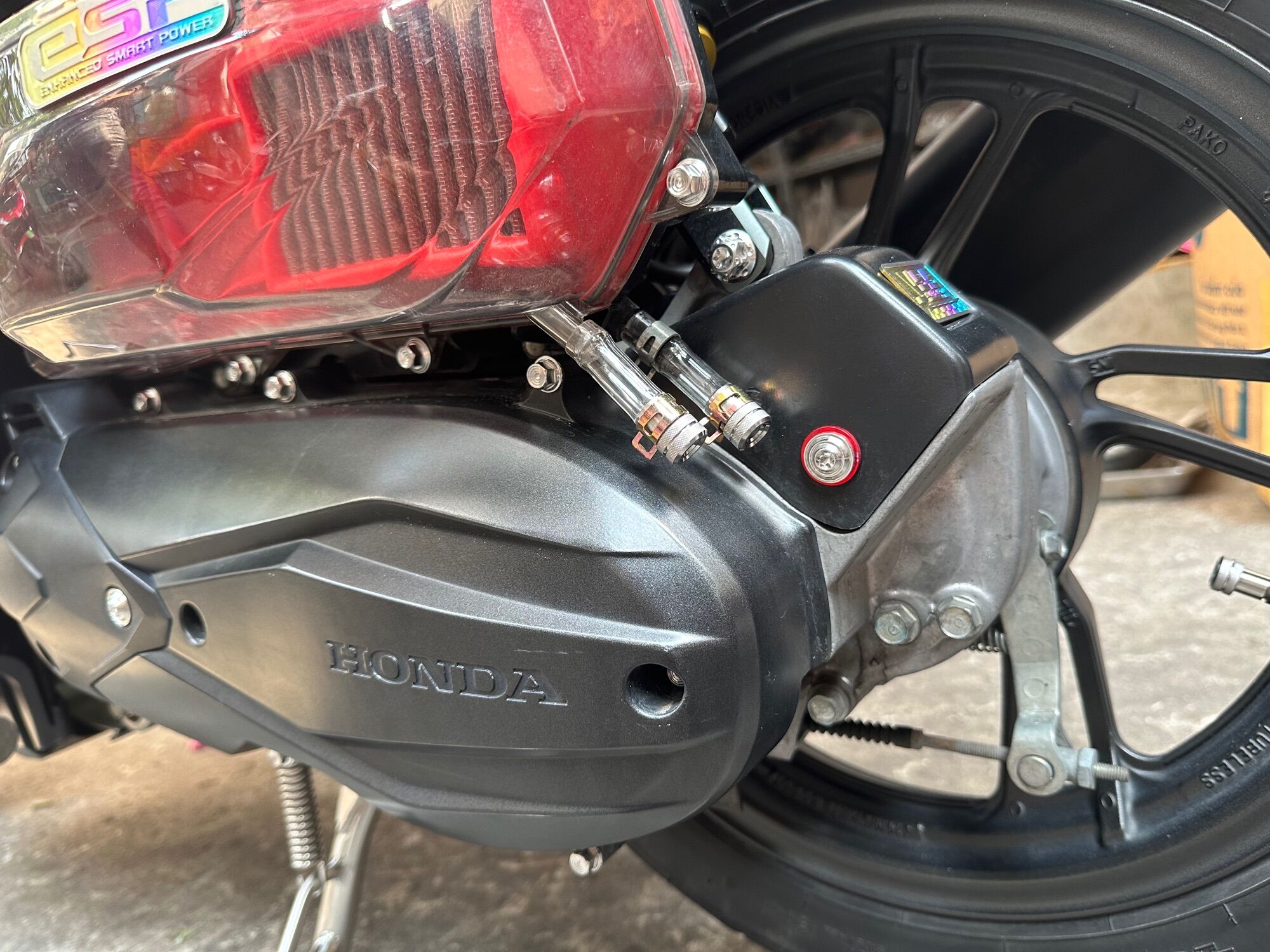 Ống Xã Cặn Gr5 Gắn Pô e Vario/Click/AirBlade/Sh/PCx/Vision/Sh mode