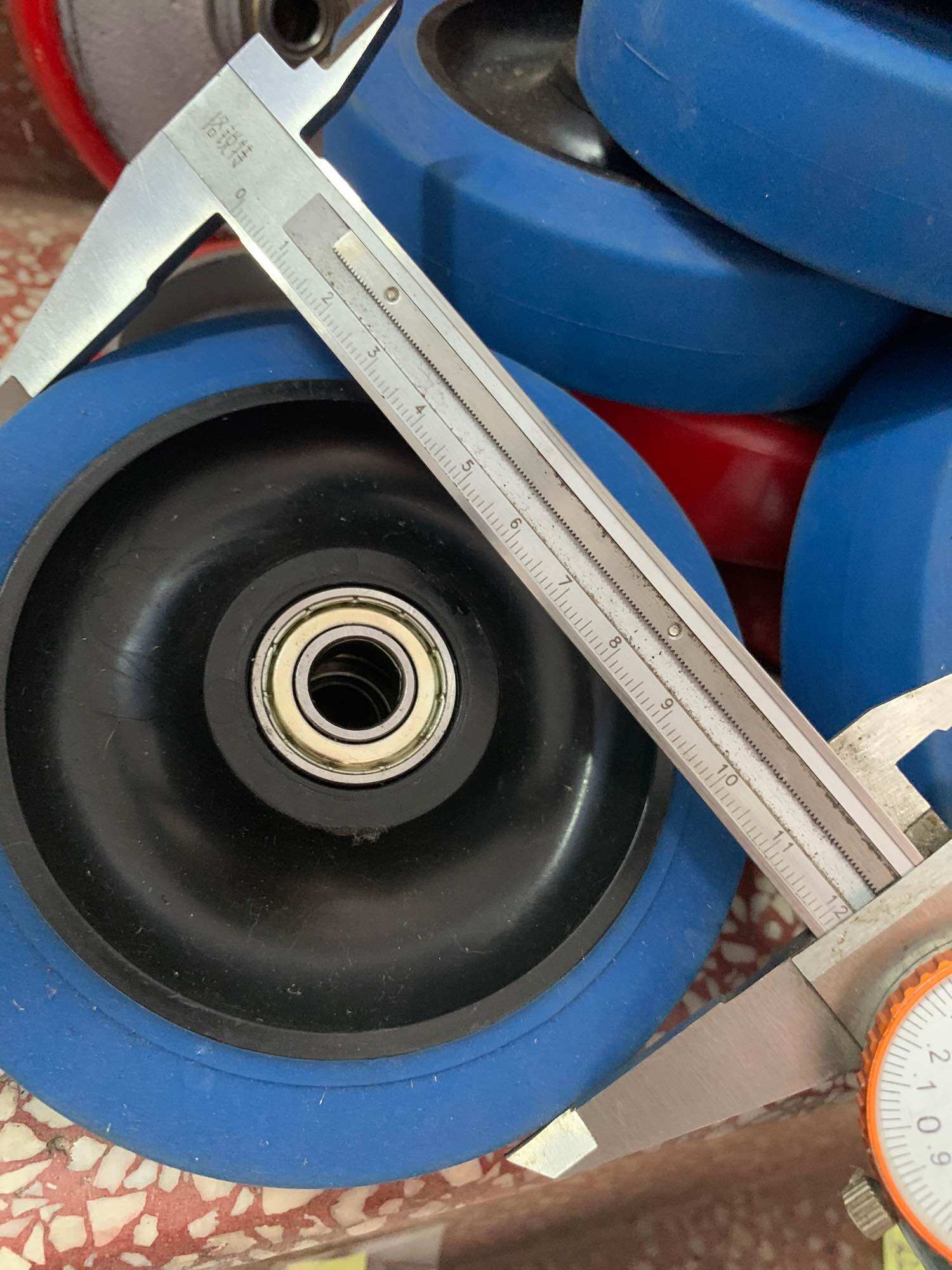 Bánh xe (125 mm cao su như hình xanh )👋🏼👋🏼👋🏼