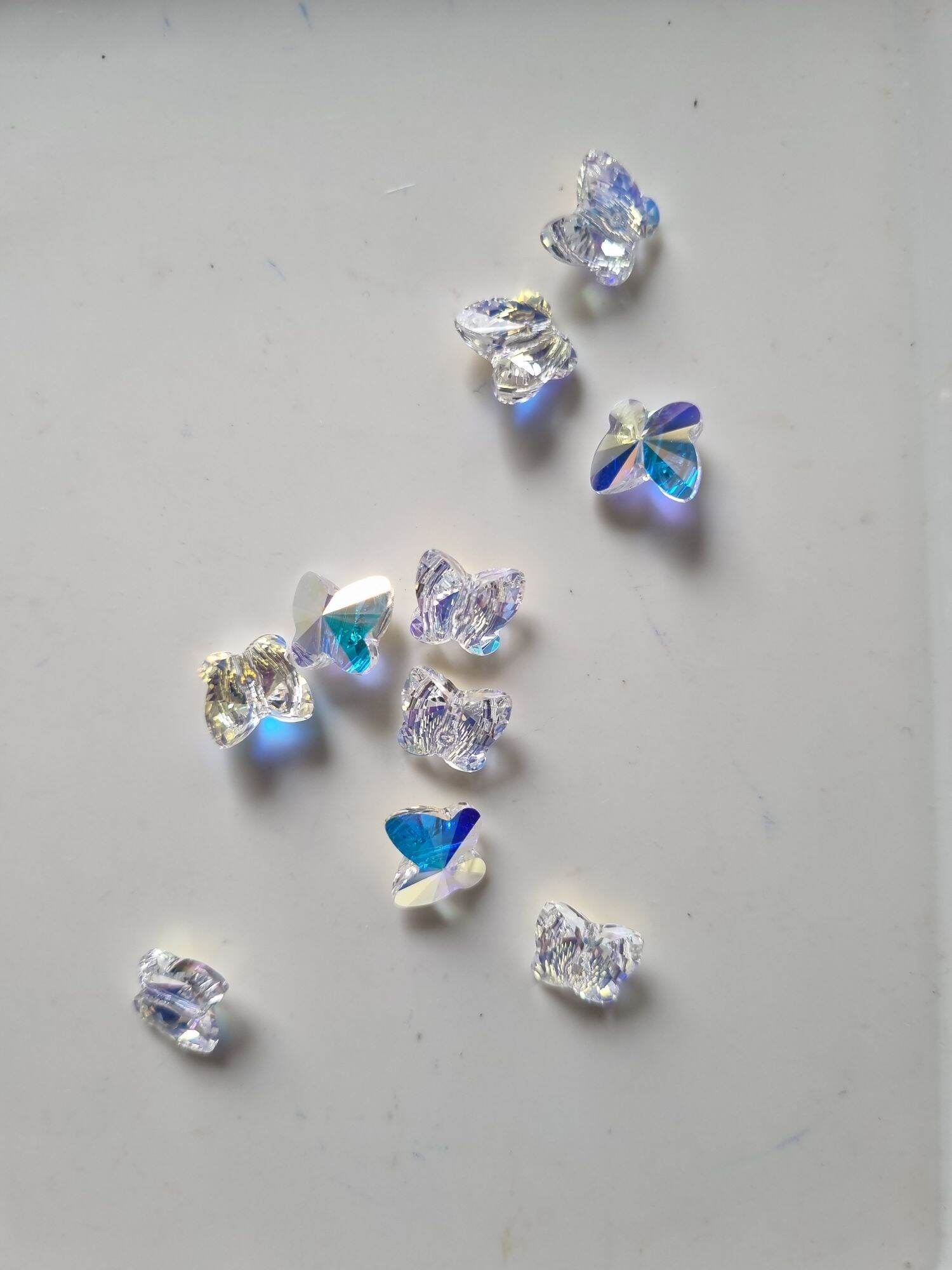 Pha lê Swarovski hình bướm 6li, 8li, 10li