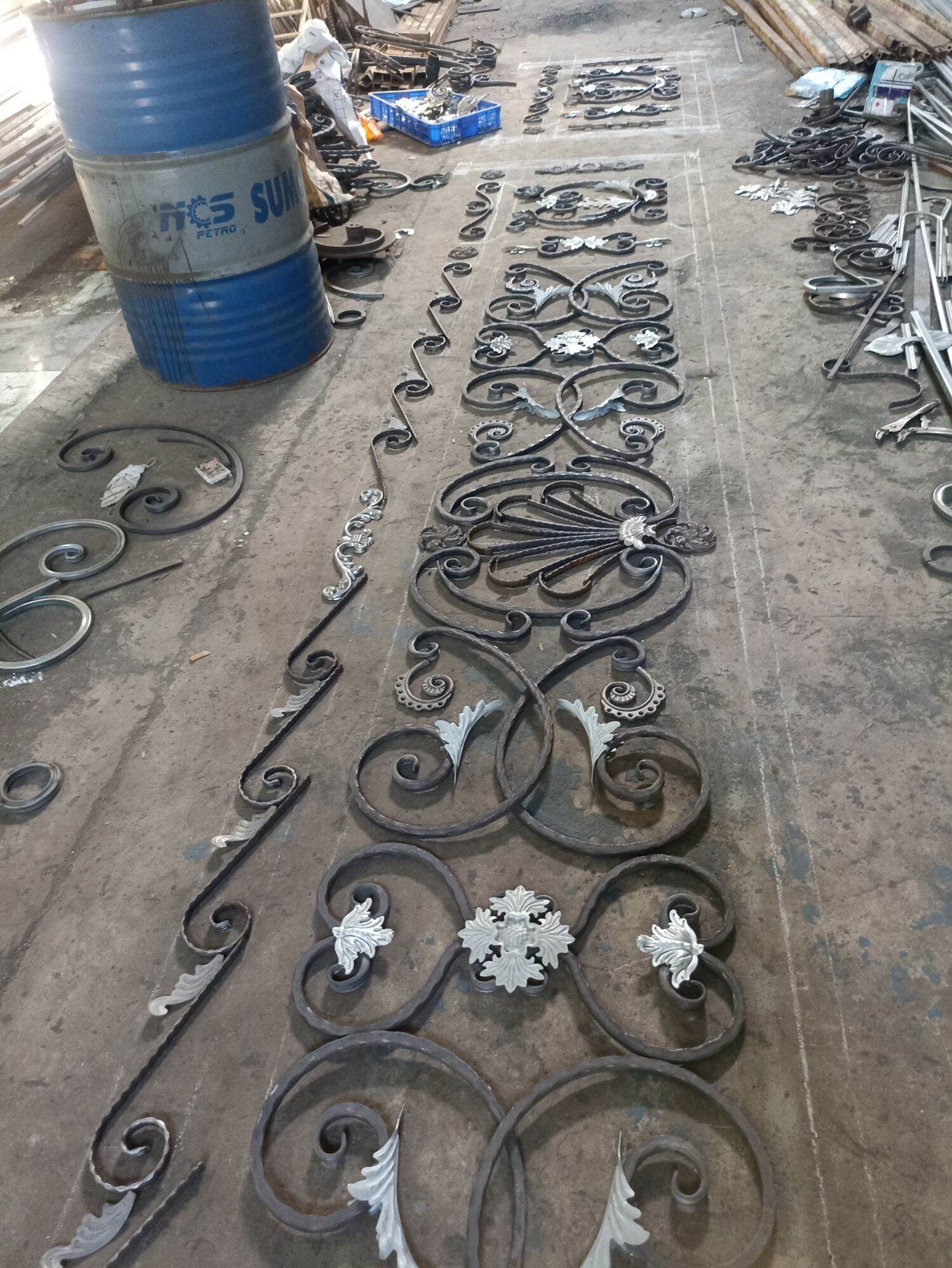 Hoa sắt mỹ thuật - hoa tôn dập giá rẻ