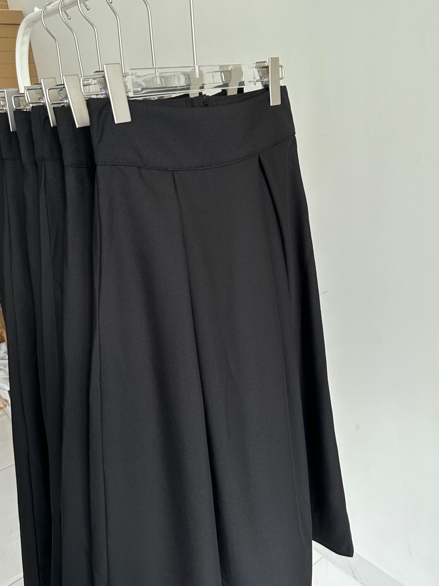 Chân váy dài xoè xếp ly đen - 𝐋𝐢𝐧 𝐒𝐤𝐢𝐫𝐭