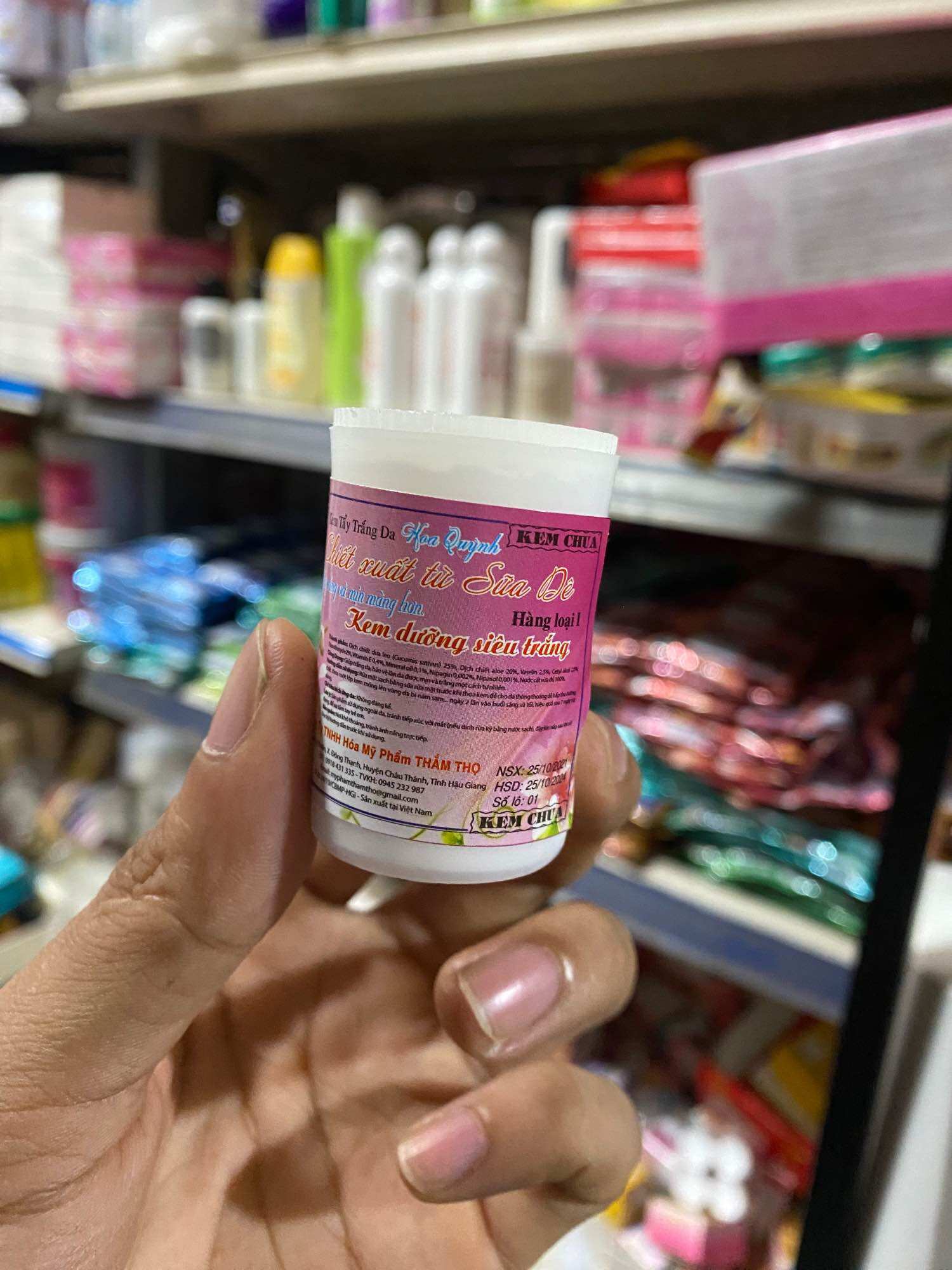 Kem chua dưỡng siêu tẩy trắng da hoa quỳnh chiết xuất từ sữa dê 25 gram