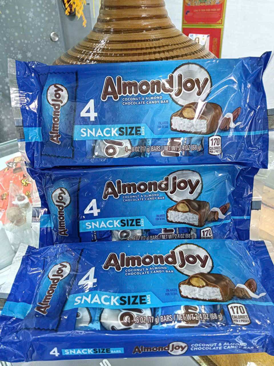 [Combo 3 thanh] ALMOND JOY Chocolate nhân sữa dừa mix hạt hạnh nhân. (3 gói x 68 gr)