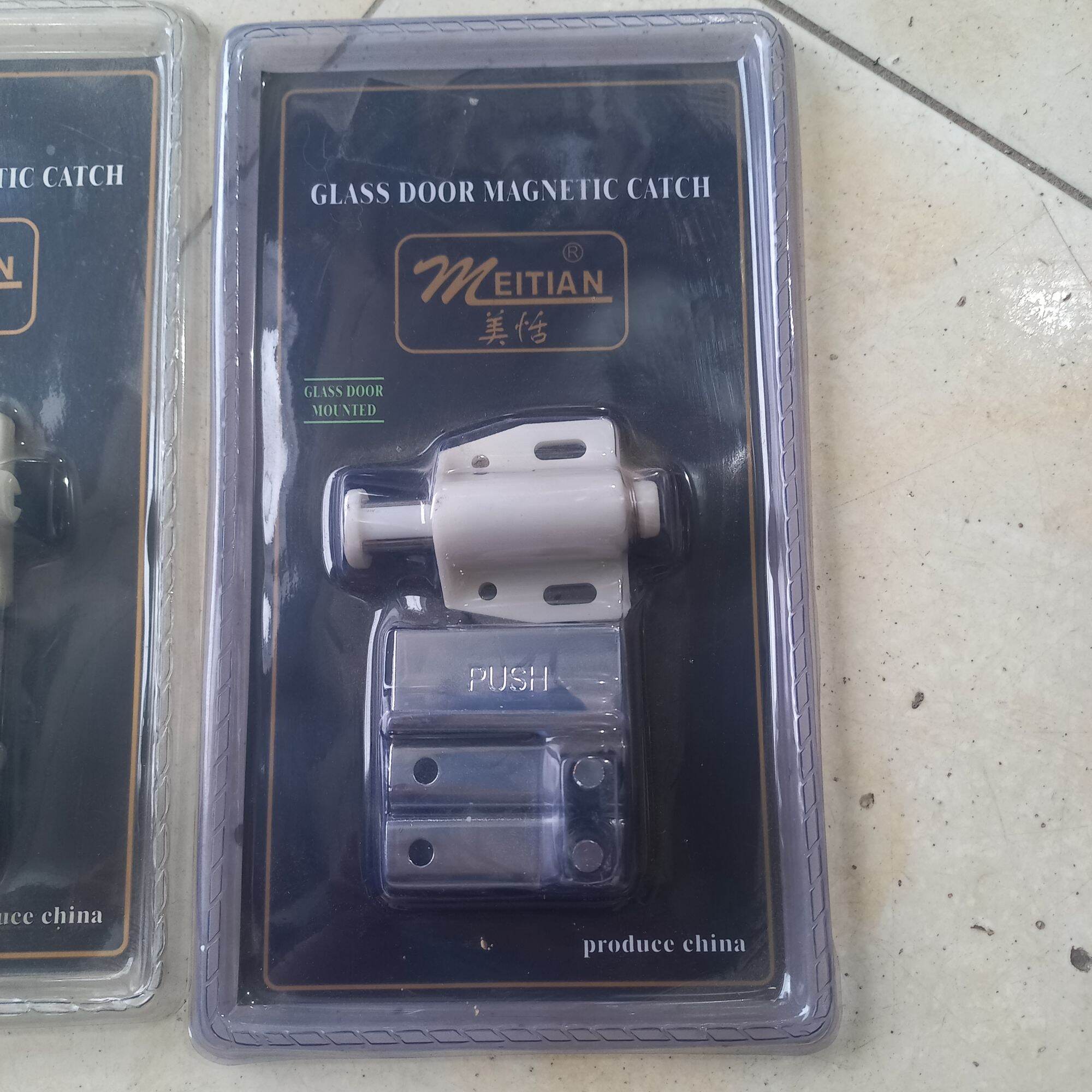 Bản lề Khóa nhấn mở tủ ,tủ kính cao cấp