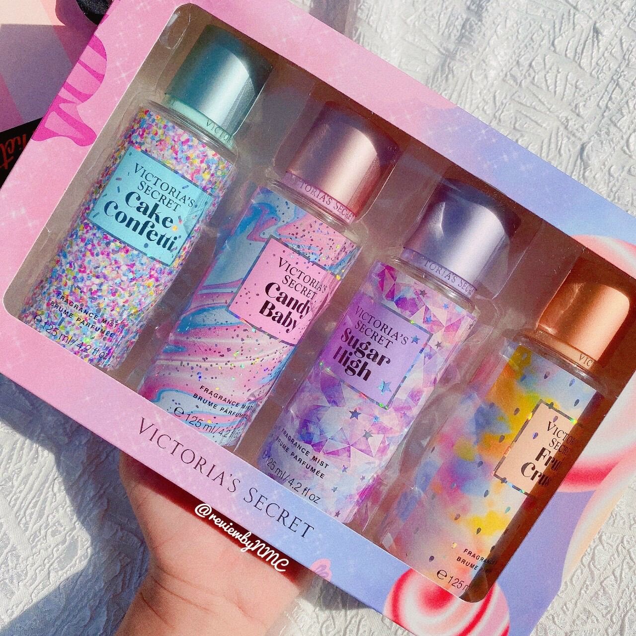 Set 4 chai xịt body vs kèm túi xách