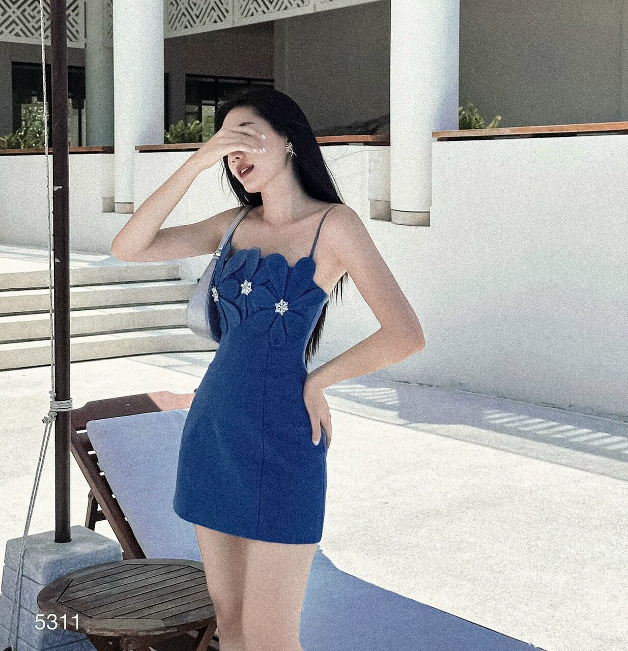 ĐẦM 2 DÂY JEAN HOA TRƯỚC NGỰC