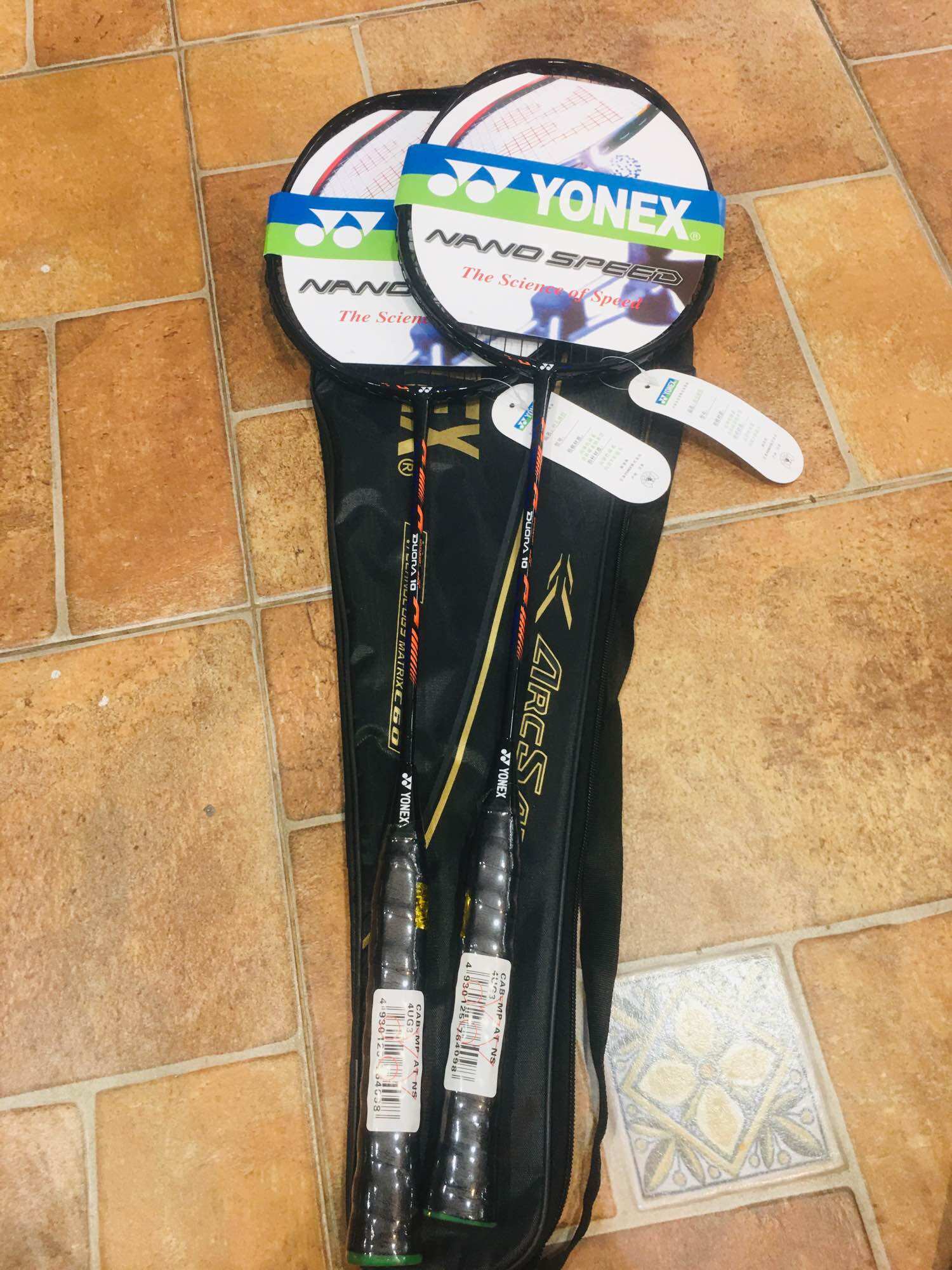 Vợt Cầu Lông Cặp Y0NEX carbon siêu nhẹ. (Lưới căng sẵn 8kg)