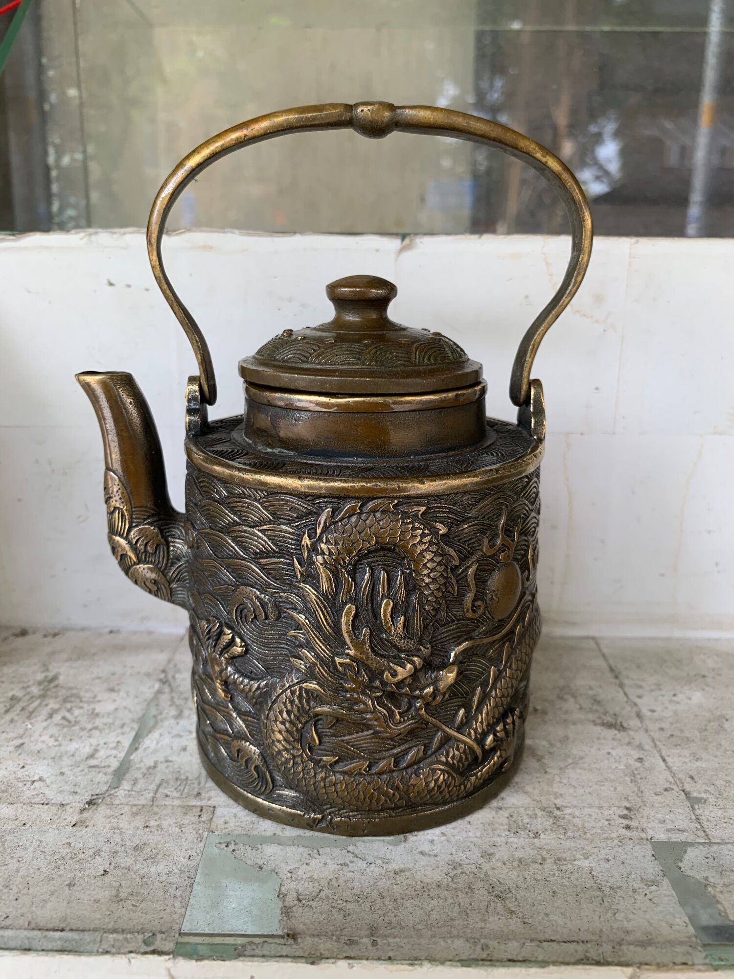 Ấm trà rồng