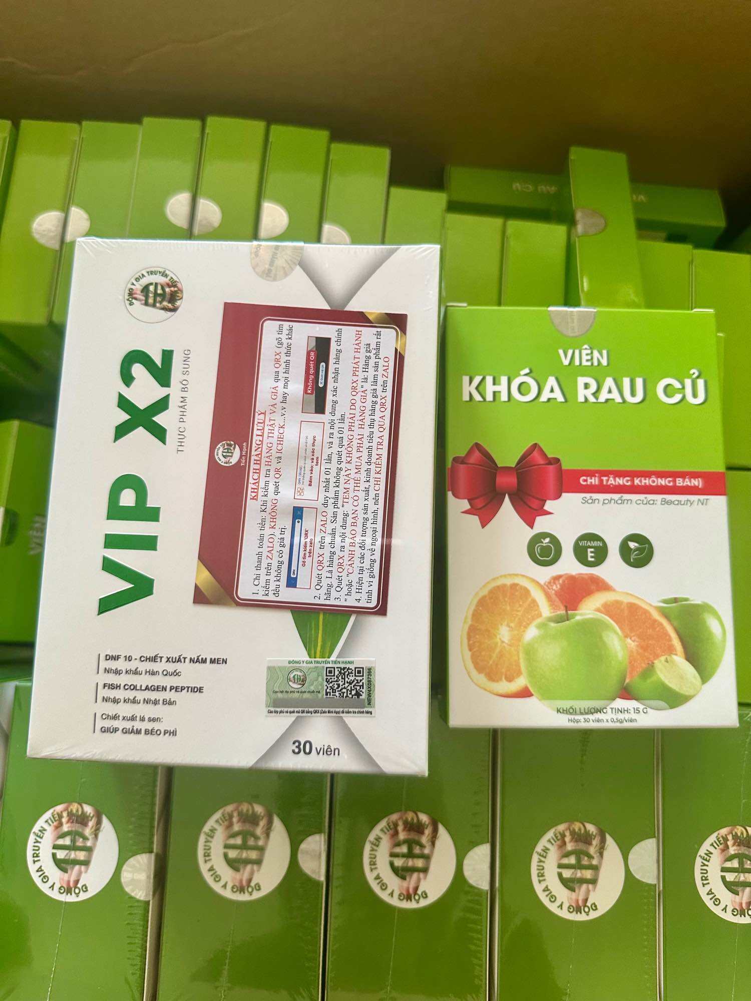 Giảm cân vip x2 tiến hạnh hộp 30 viên kèm detox táo hỗ trợ đốt mỡ kiểm soát cân nặng. 