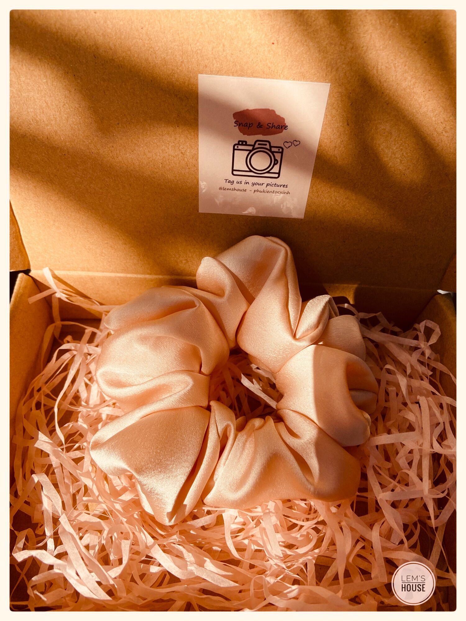 CỘT TÓC SCRUNCHIE LỤA NHIỀU MÀU NỮ TÍNH