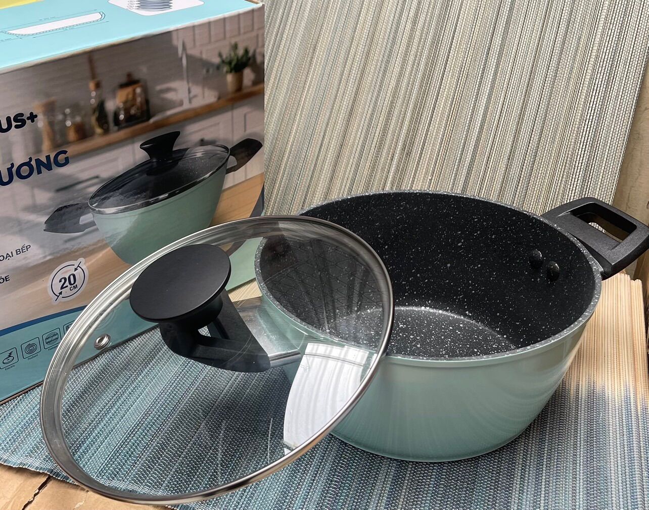 Nồi đá hoa cương Quà Tăng từ Nutifood