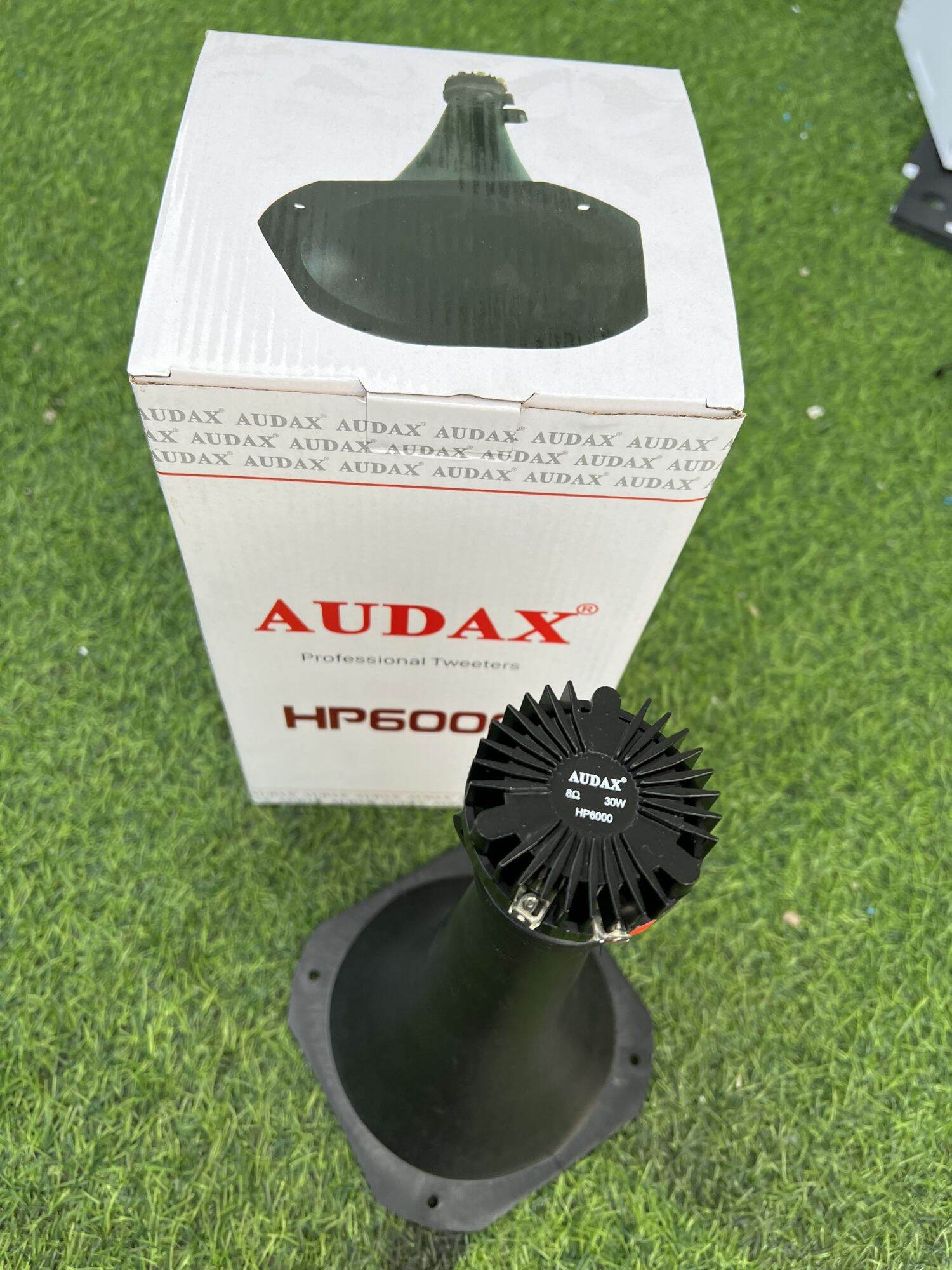 LOA PHÓNG NHÀ YẾN HP 6000