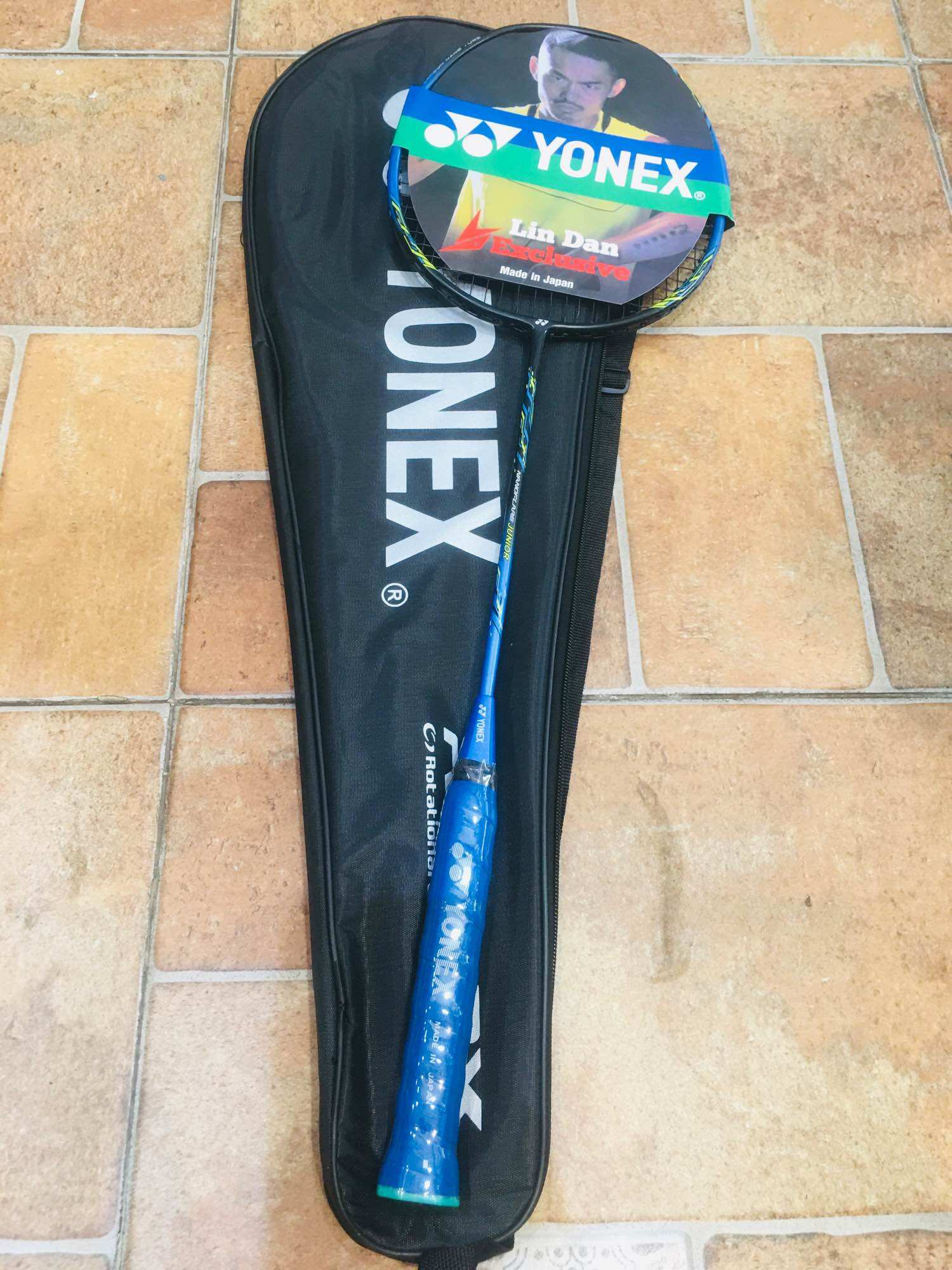 1 Vợt cầu lông Astrox YONEX tặng túi+1 quấn cán, khung carbon lực căng dây có sẵn 8kg- 9kg