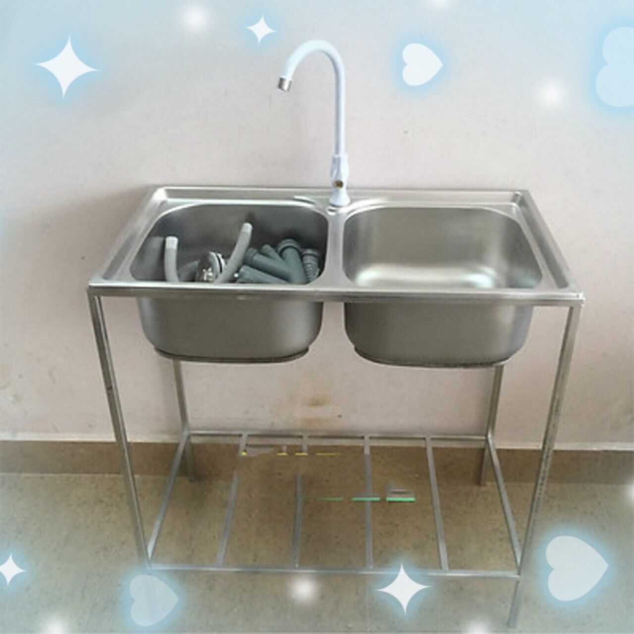 Chậu 2 hộc rửa bát chén. Chậu hai hố kết hợp với chân và vòi