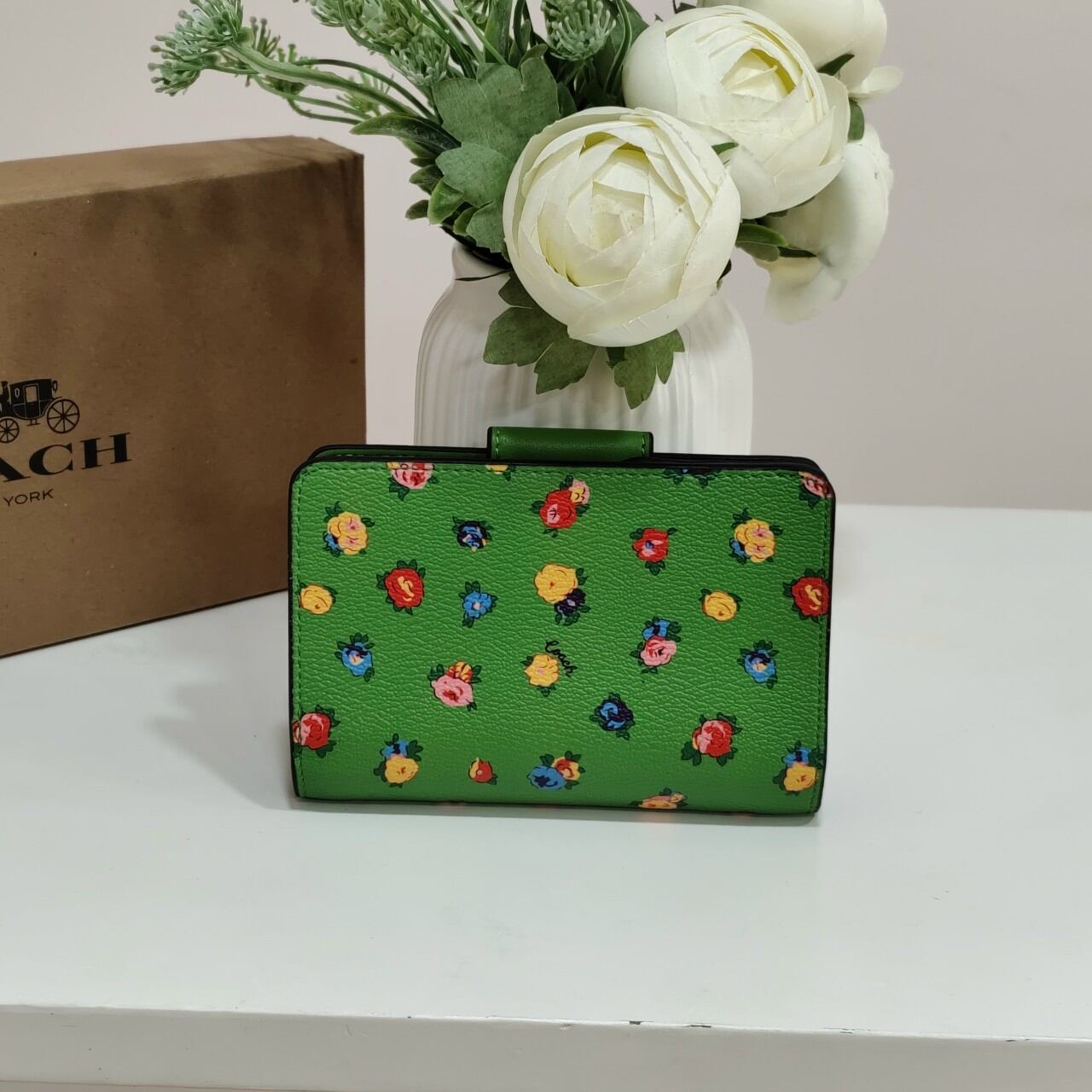 Ví C0ach Medium Corner Zip Wallet With Mini Vintage Rose Print C9934 siêu cưng