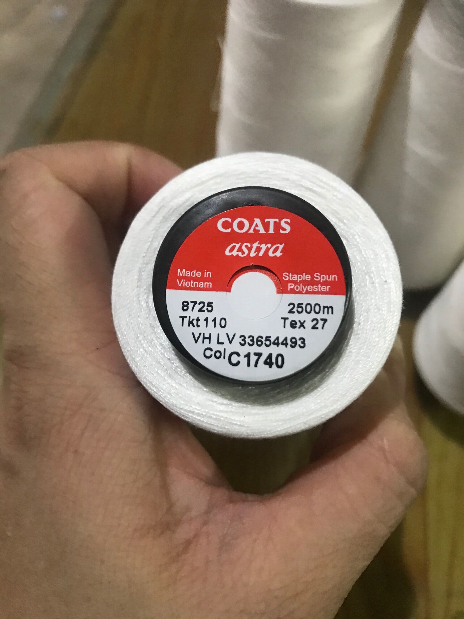 set 05 cuộn chỉ nhỏ Coats cuộn dài 2500m