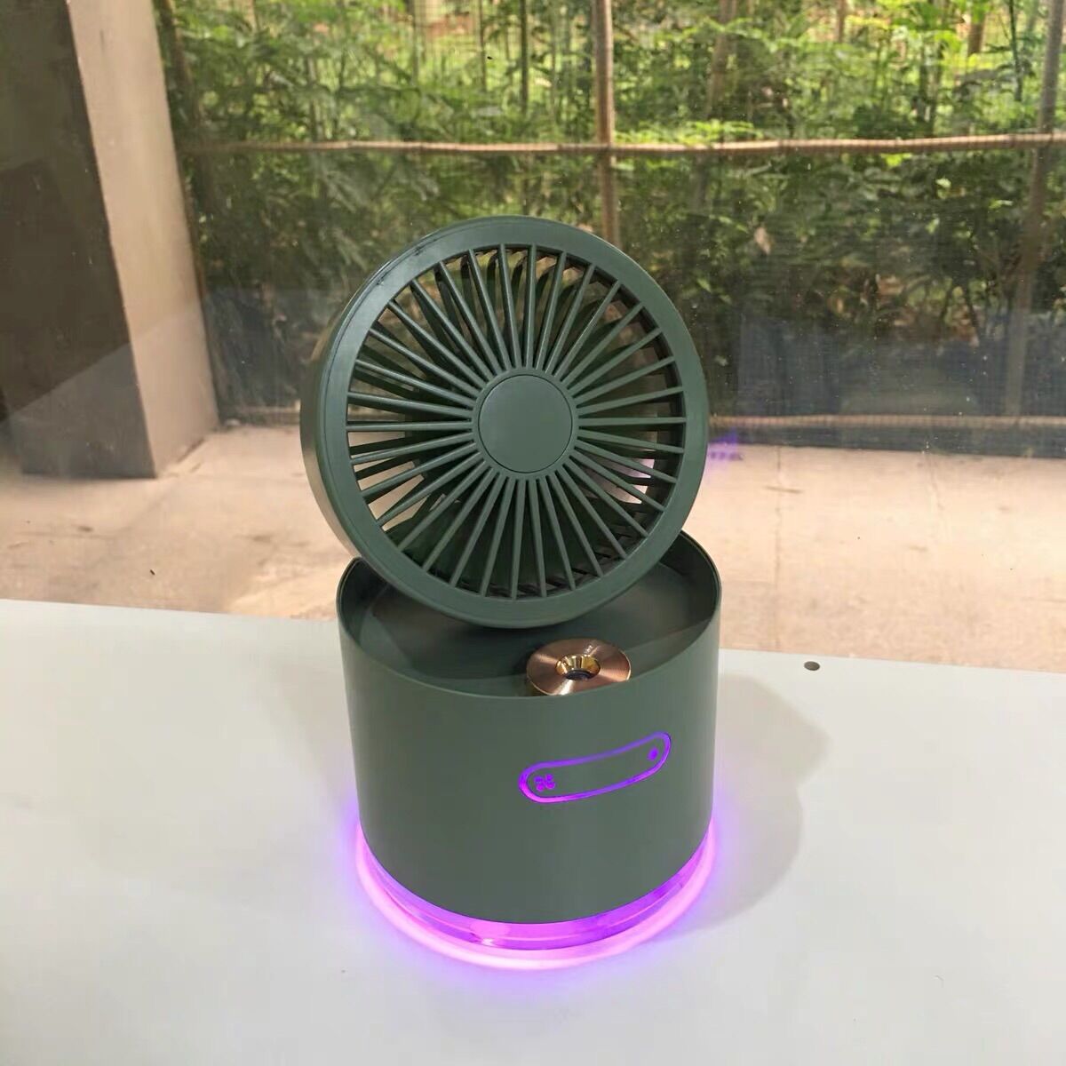 Quạt để bàn máy phun sương có đèn LED phong cách retro