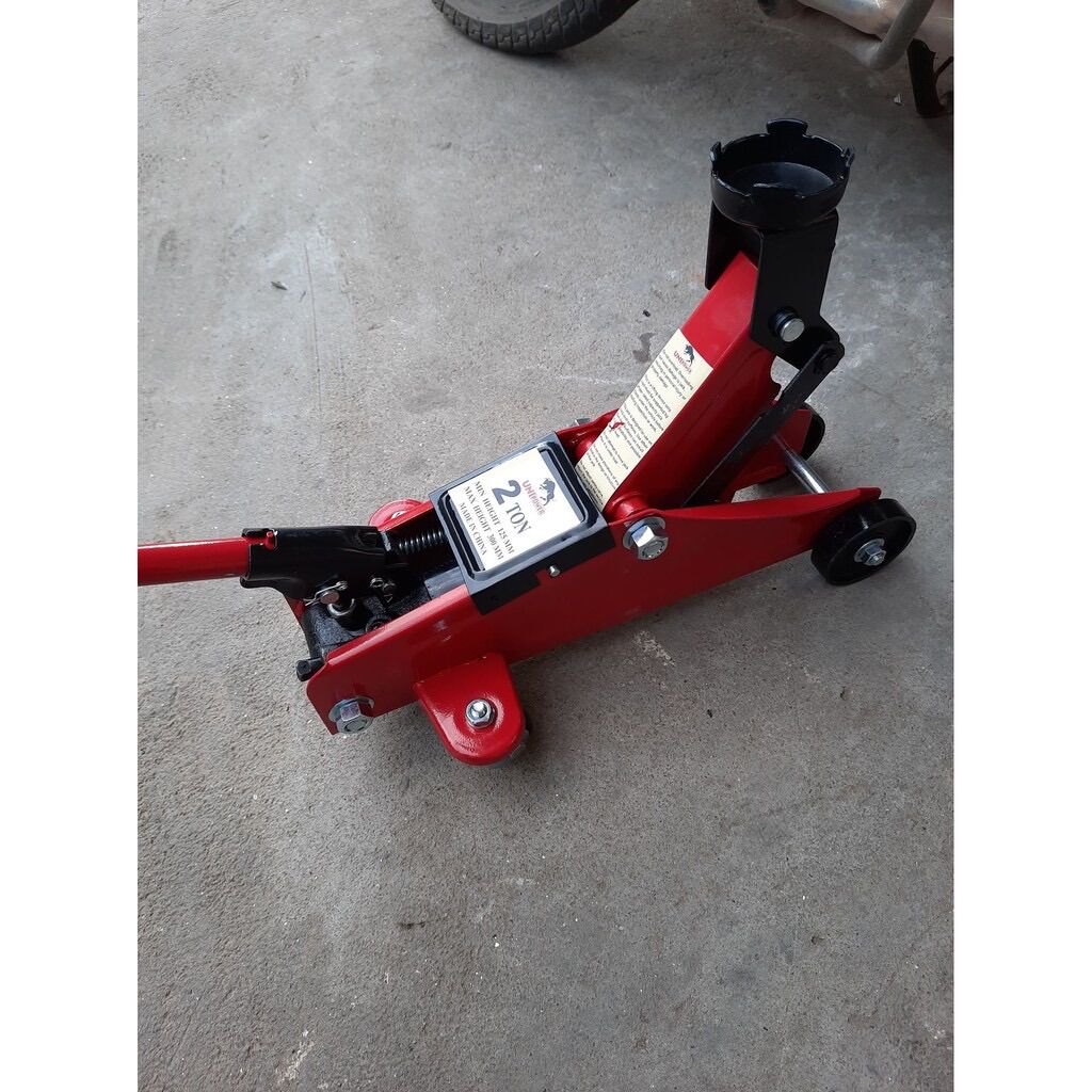 đội lưng thủy lực 2 tấn cá sấu